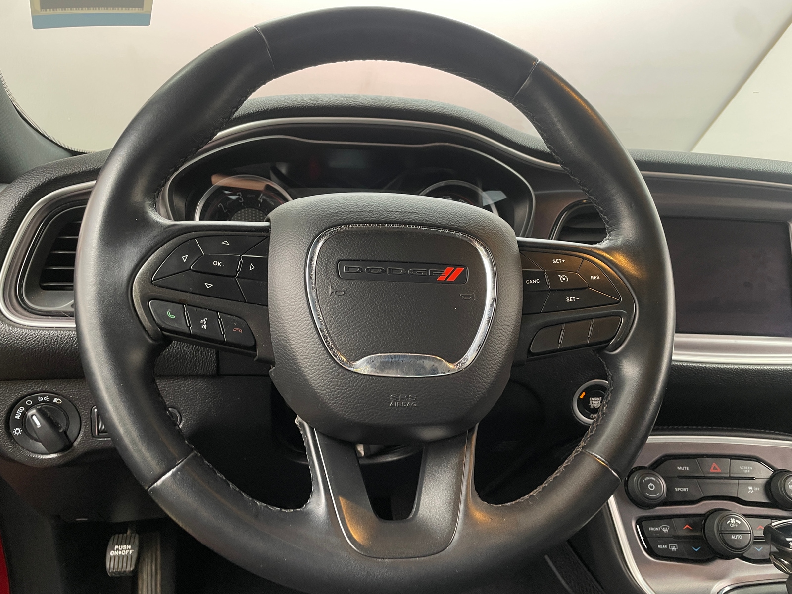 Thumbnail: 2019 Dodge Challenger - 4