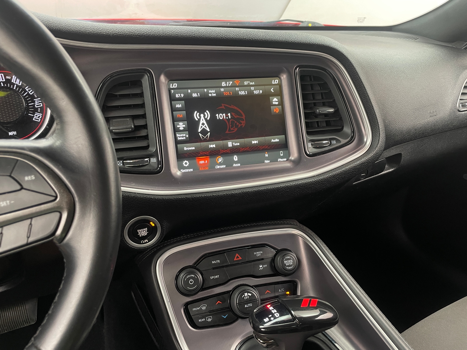 Thumbnail: 2019 Dodge Challenger - 3