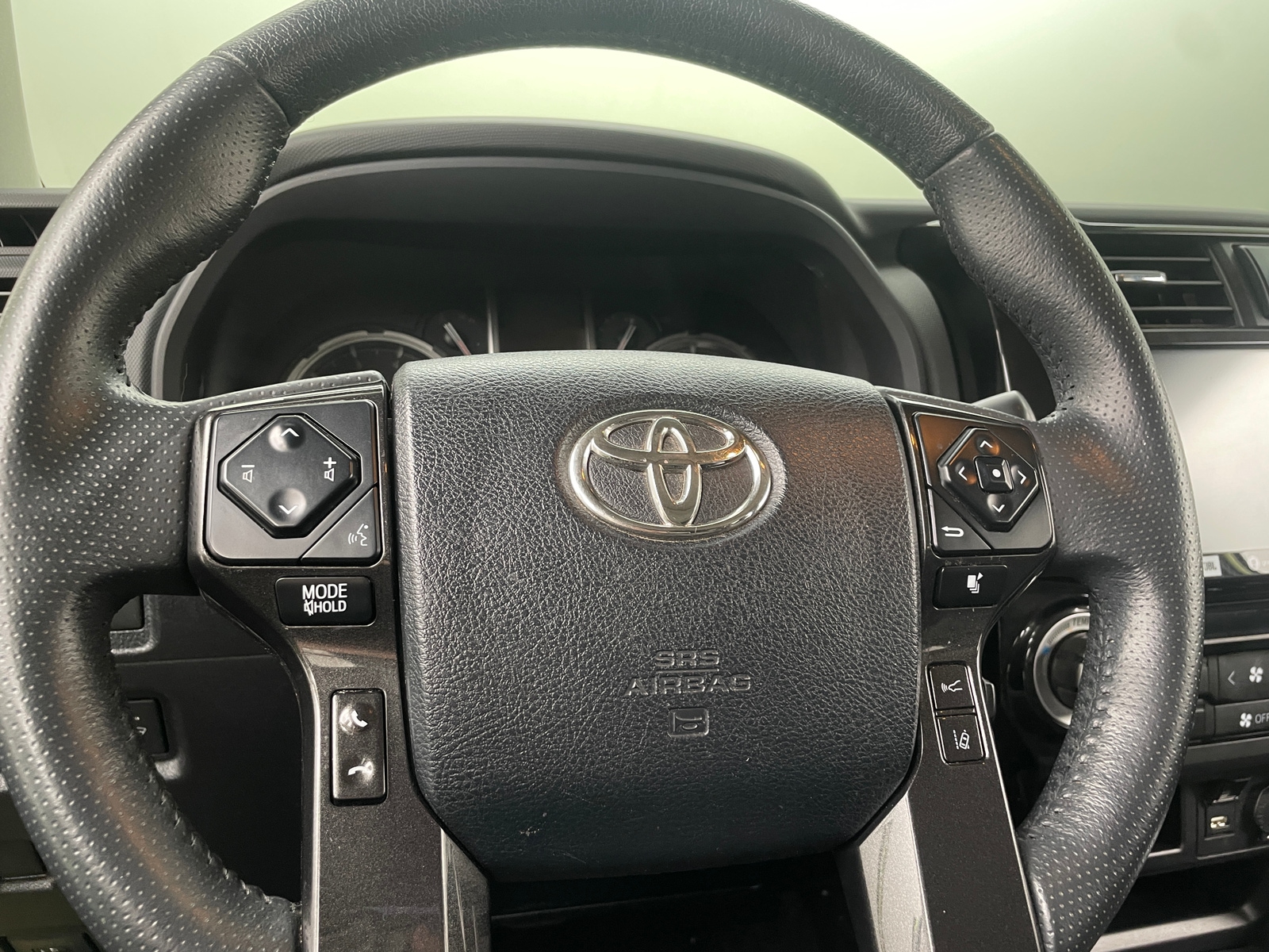 Thumbnail: 2022 Toyota 4Runner - 4
