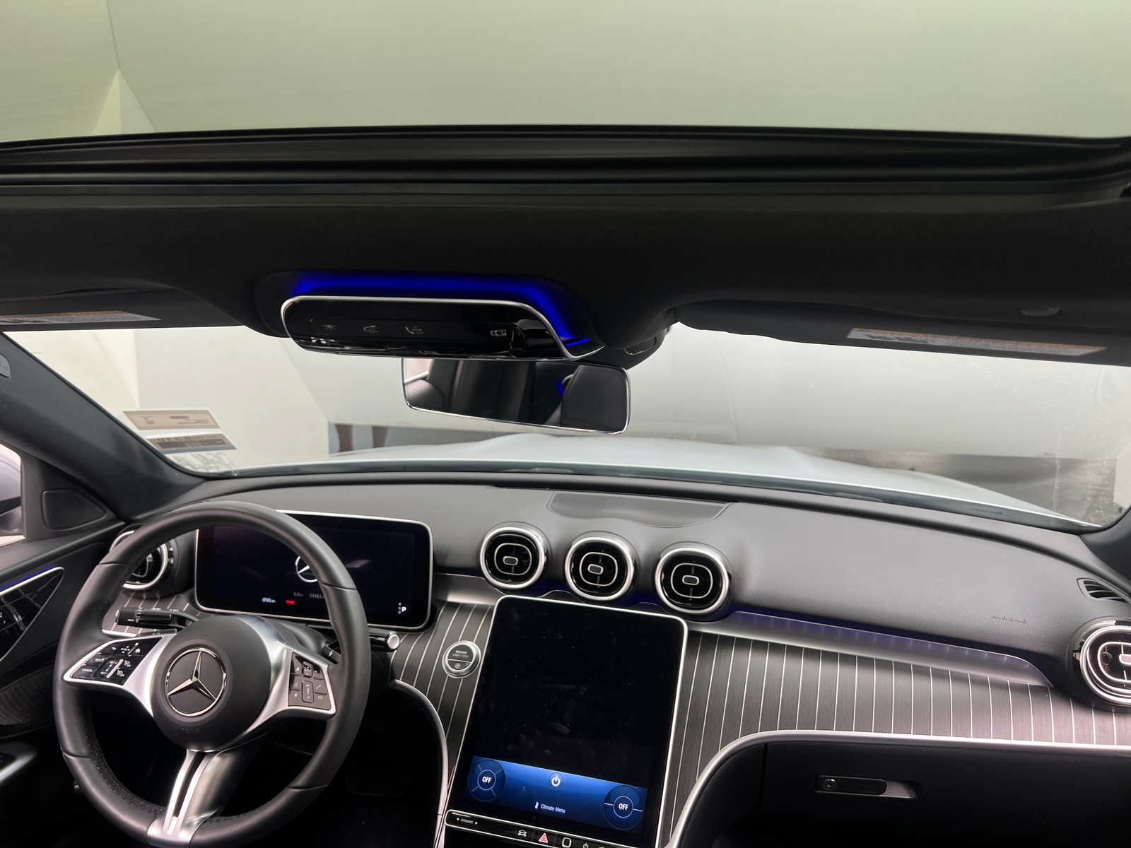 Thumbnail: 2023 Mercedes-Benz C-Class - 2
