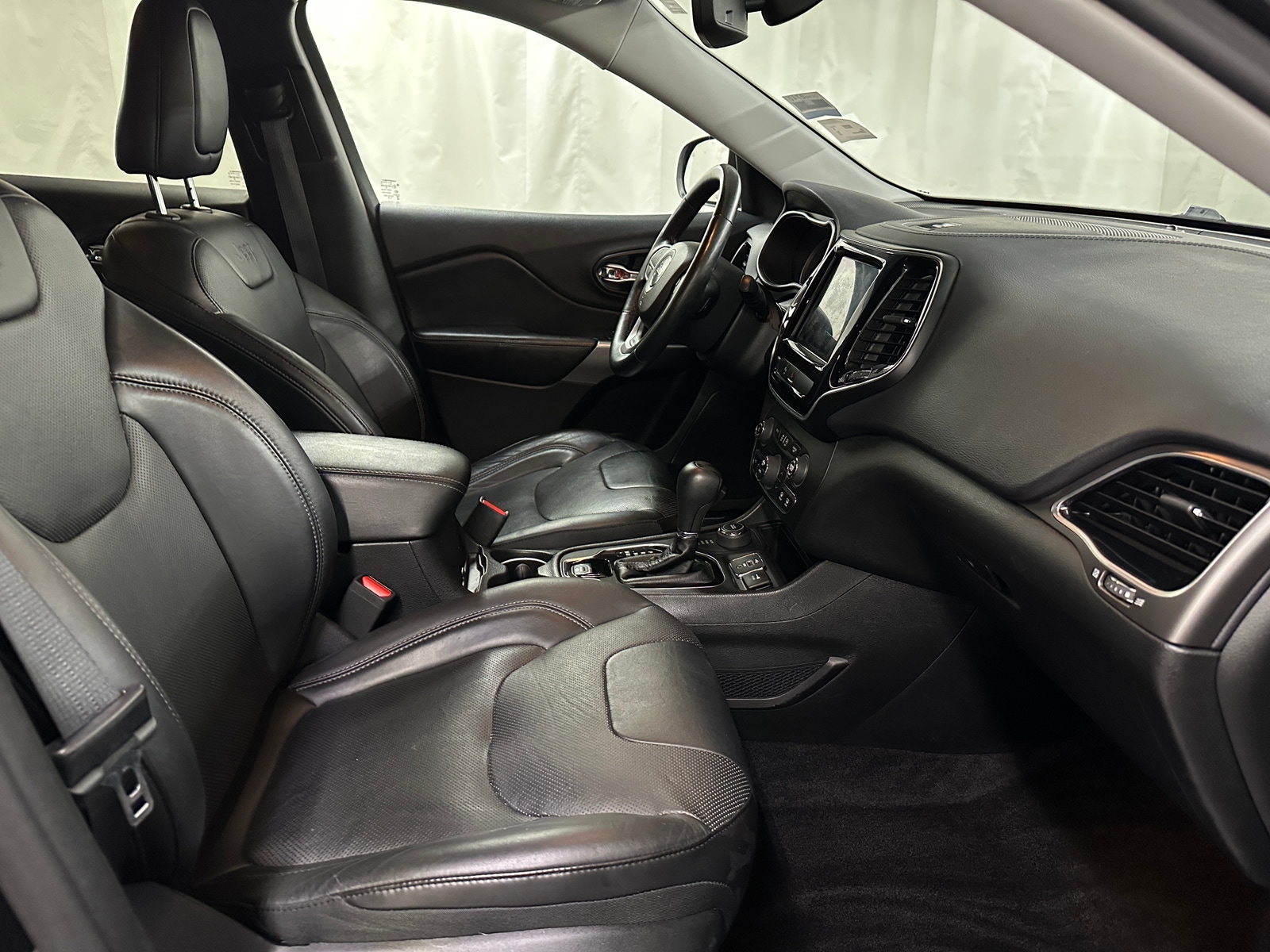 Thumbnail: 2019 Jeep Cherokee - 2