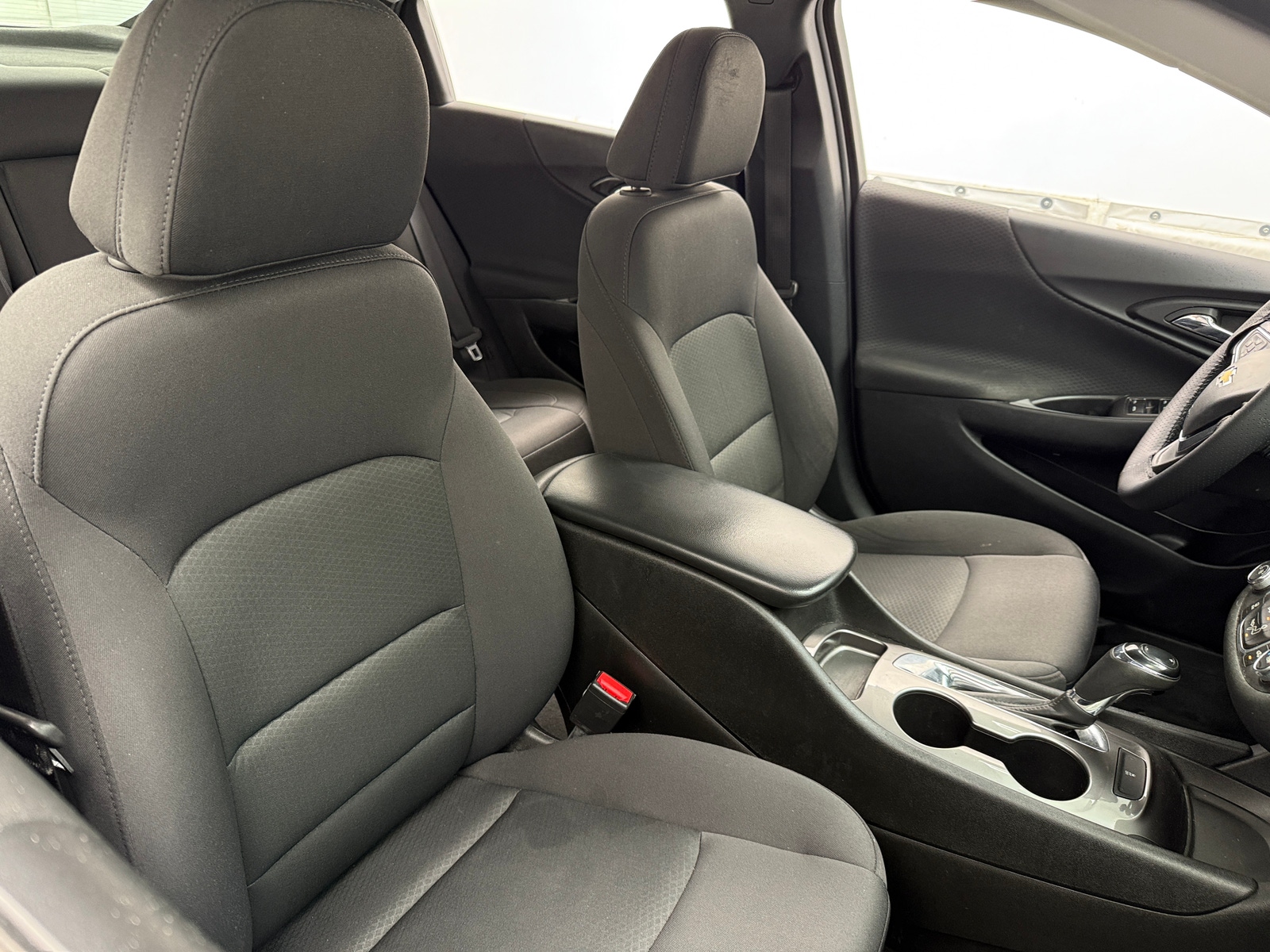 Thumbnail: 2017 Chevrolet Malibu - 2