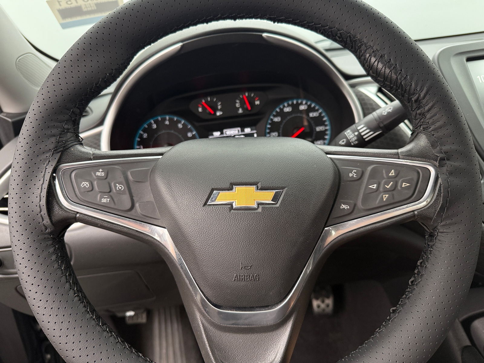 Thumbnail: 2017 Chevrolet Malibu - 5