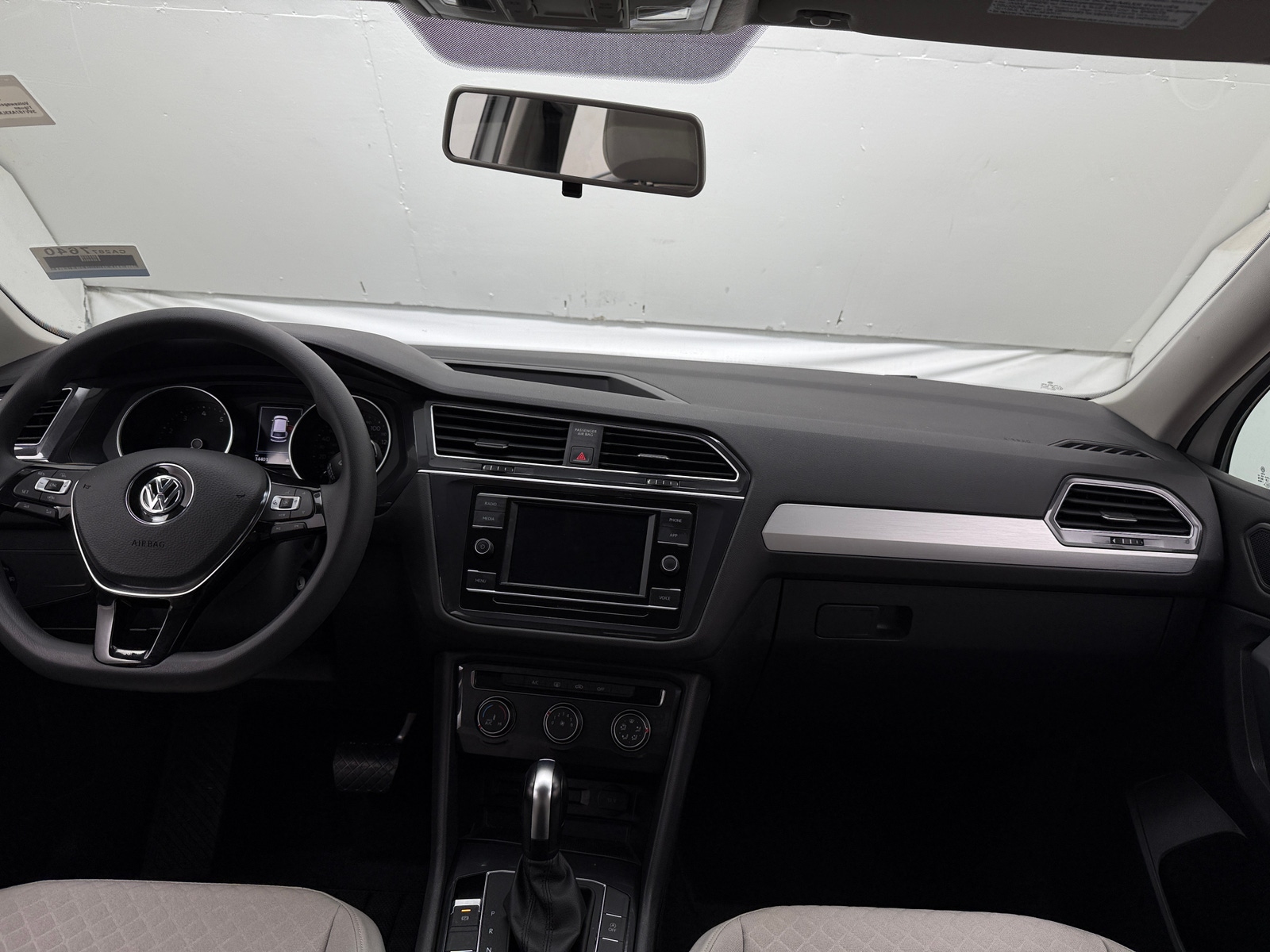 Thumbnail: 2020 Volkswagen Tiguan - 3
