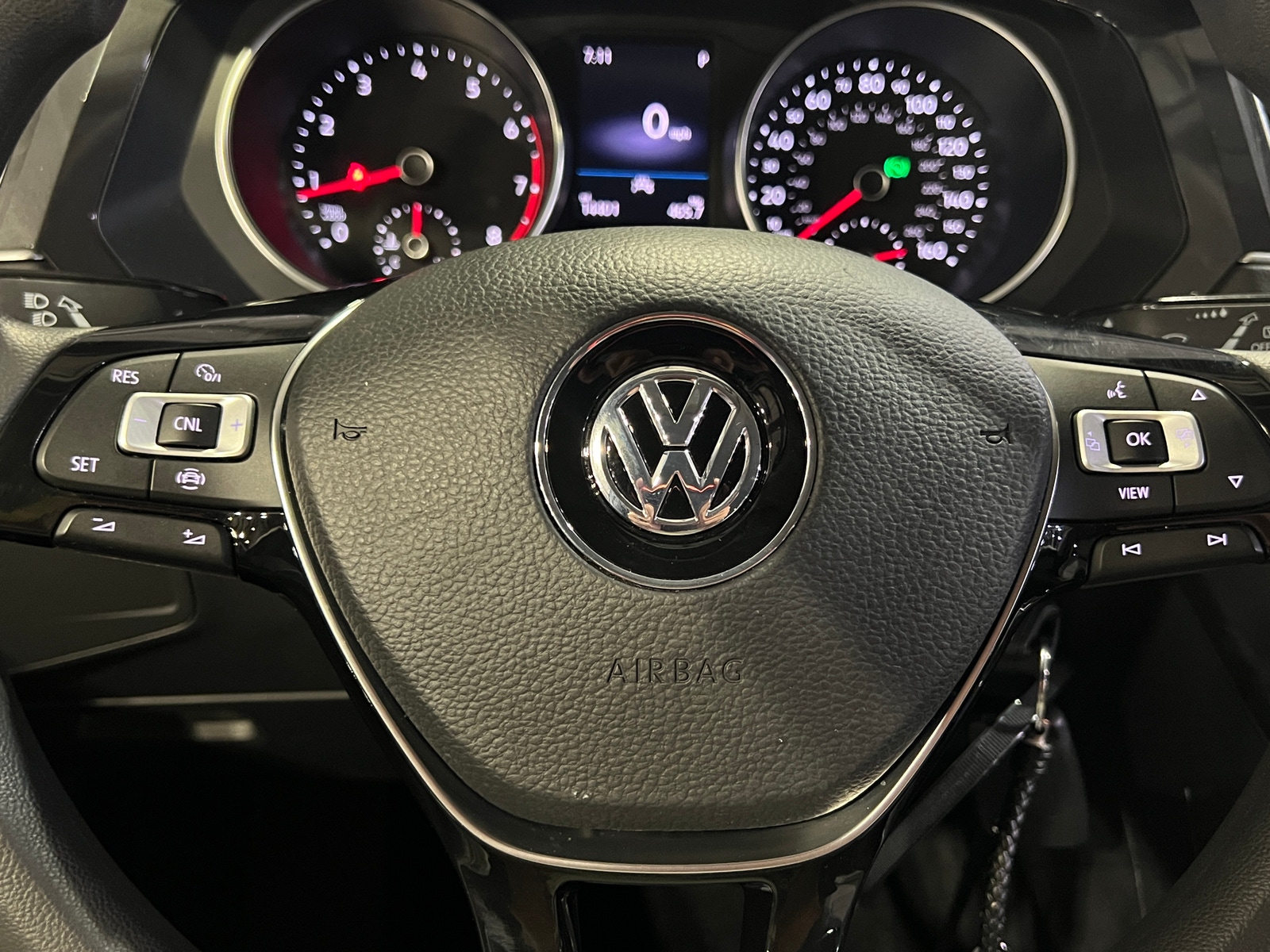 Thumbnail: 2020 Volkswagen Tiguan - 5