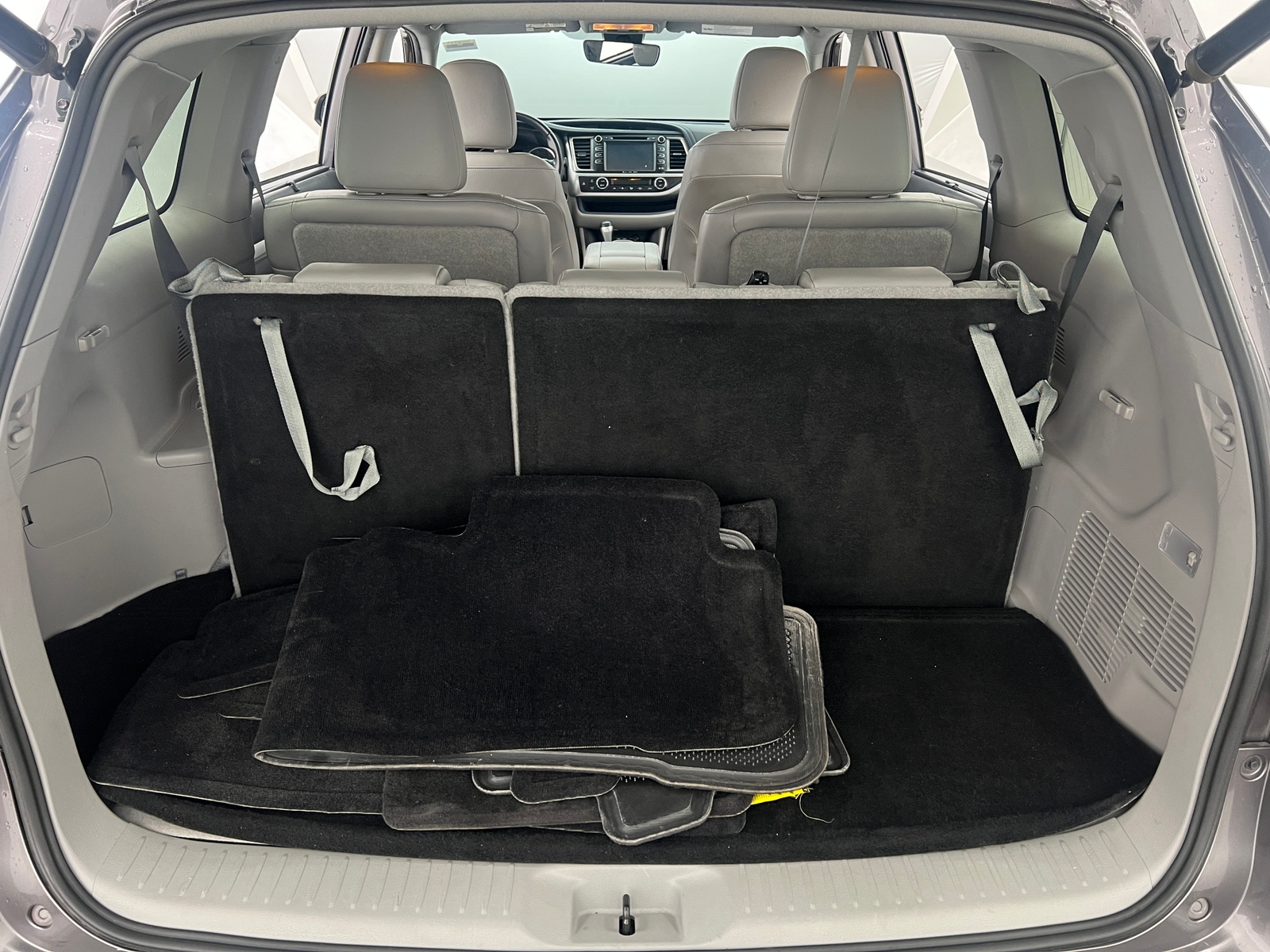 Thumbnail: 2019 Toyota Highlander - 6