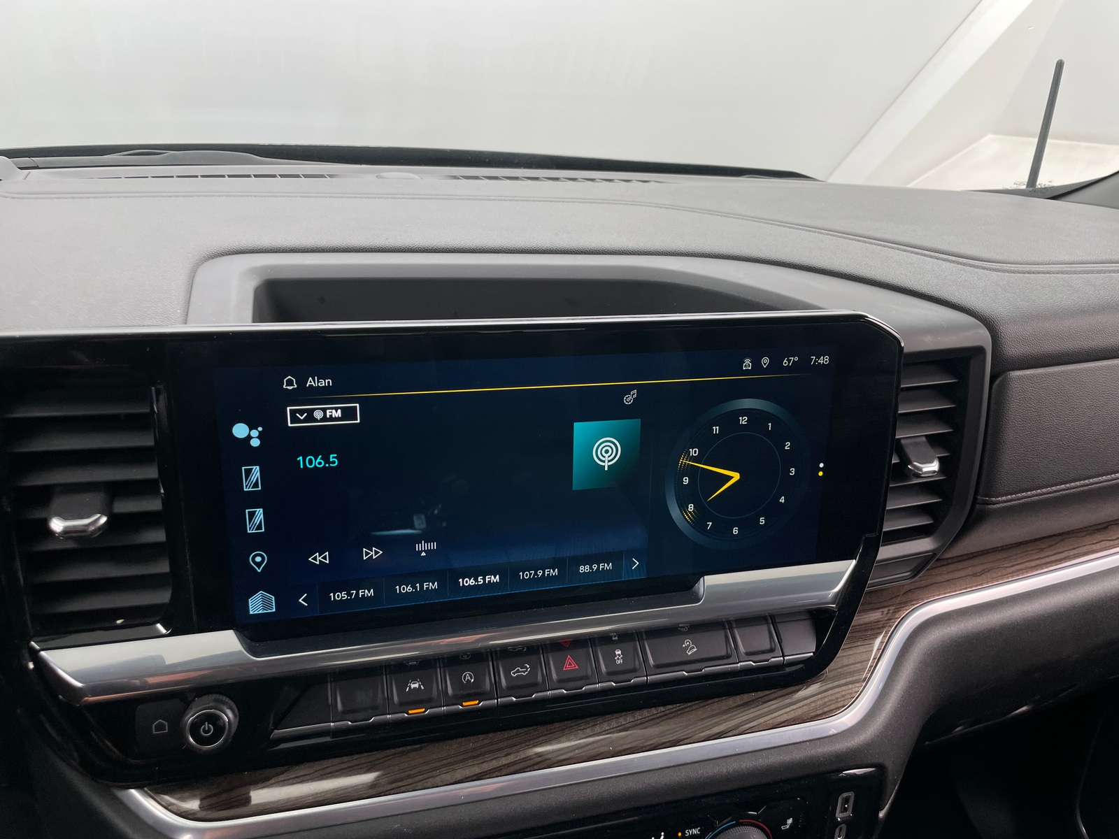 Thumbnail: 2022 Chevrolet Silverado 1500 - 4