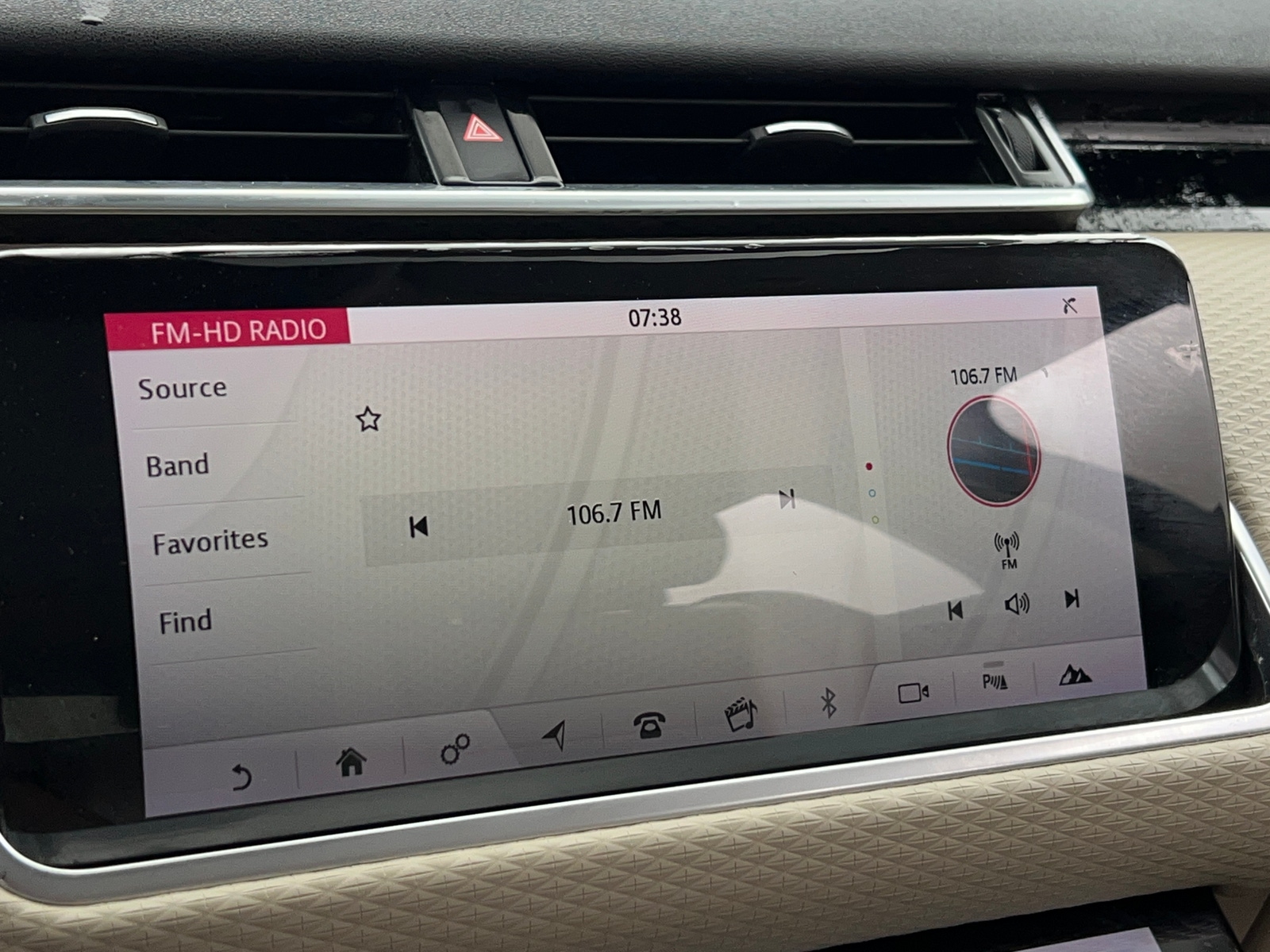 Thumbnail: 2018 Land Rover Range Rover Velar - 3