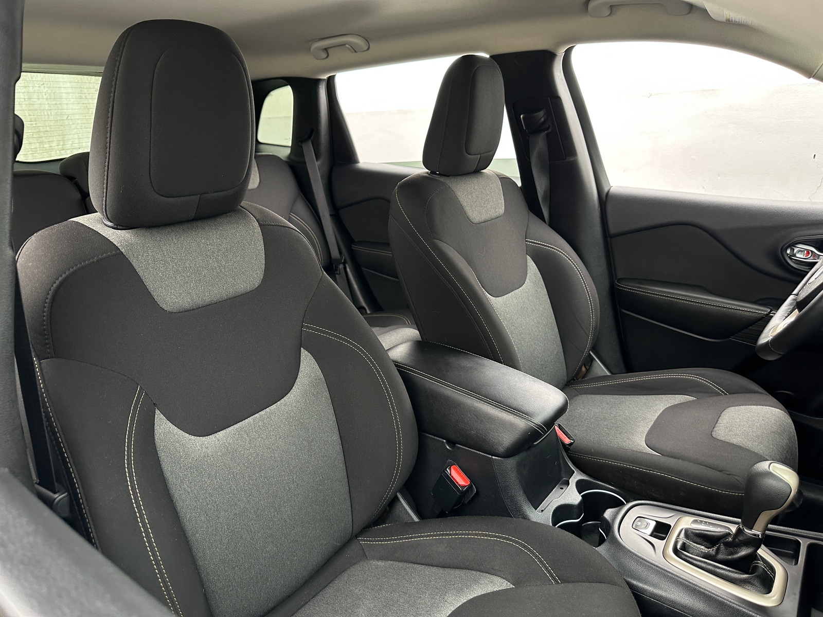 Thumbnail: 2016 Jeep Cherokee - 2