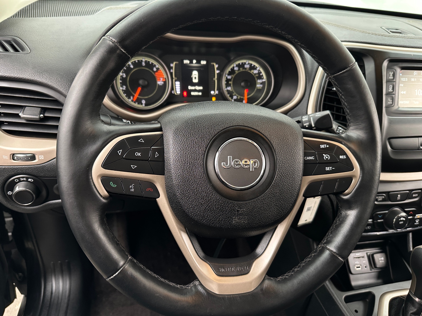 Thumbnail: 2016 Jeep Cherokee - 5