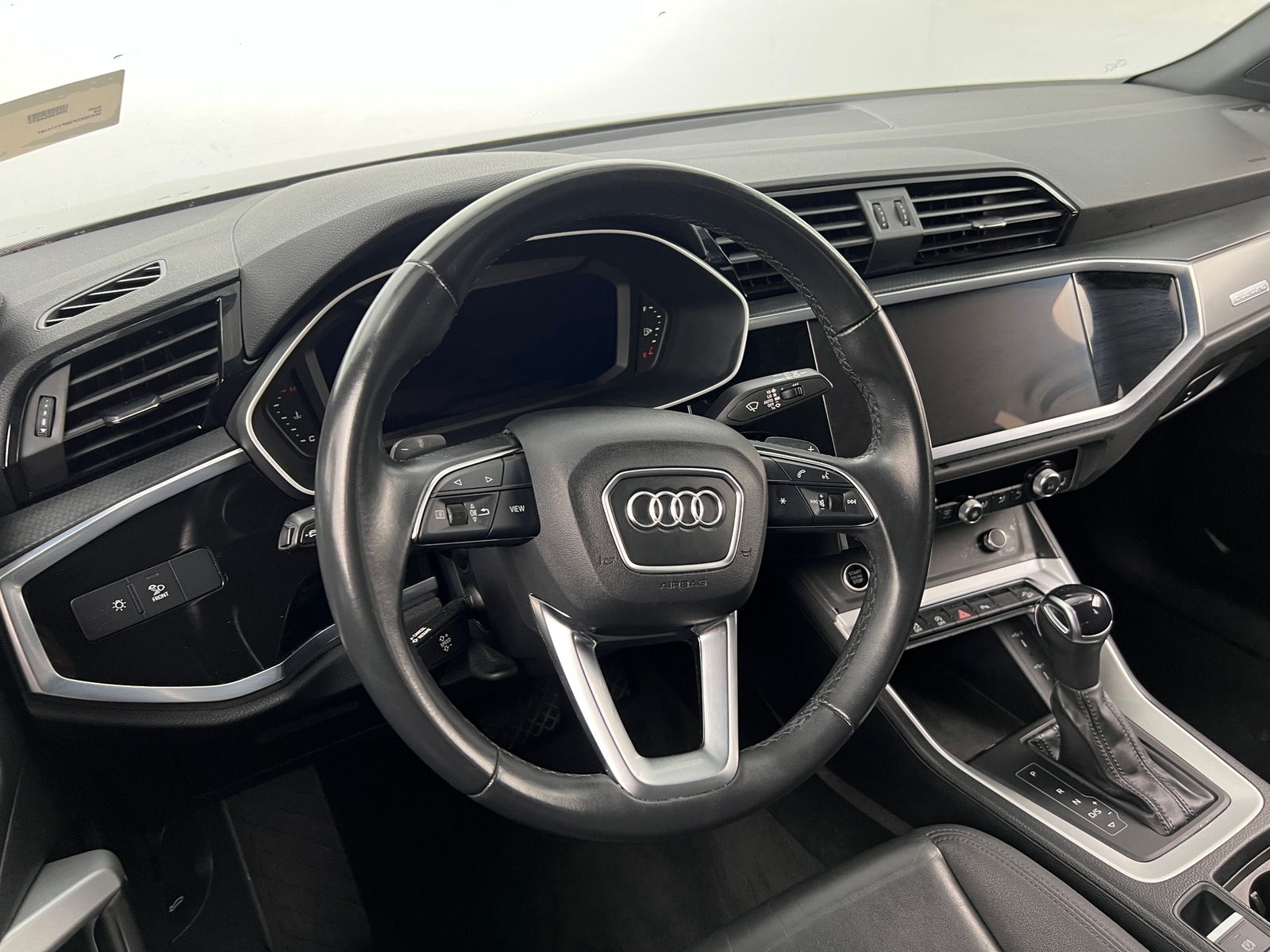 Thumbnail: 2023 Audi Q3 - 4