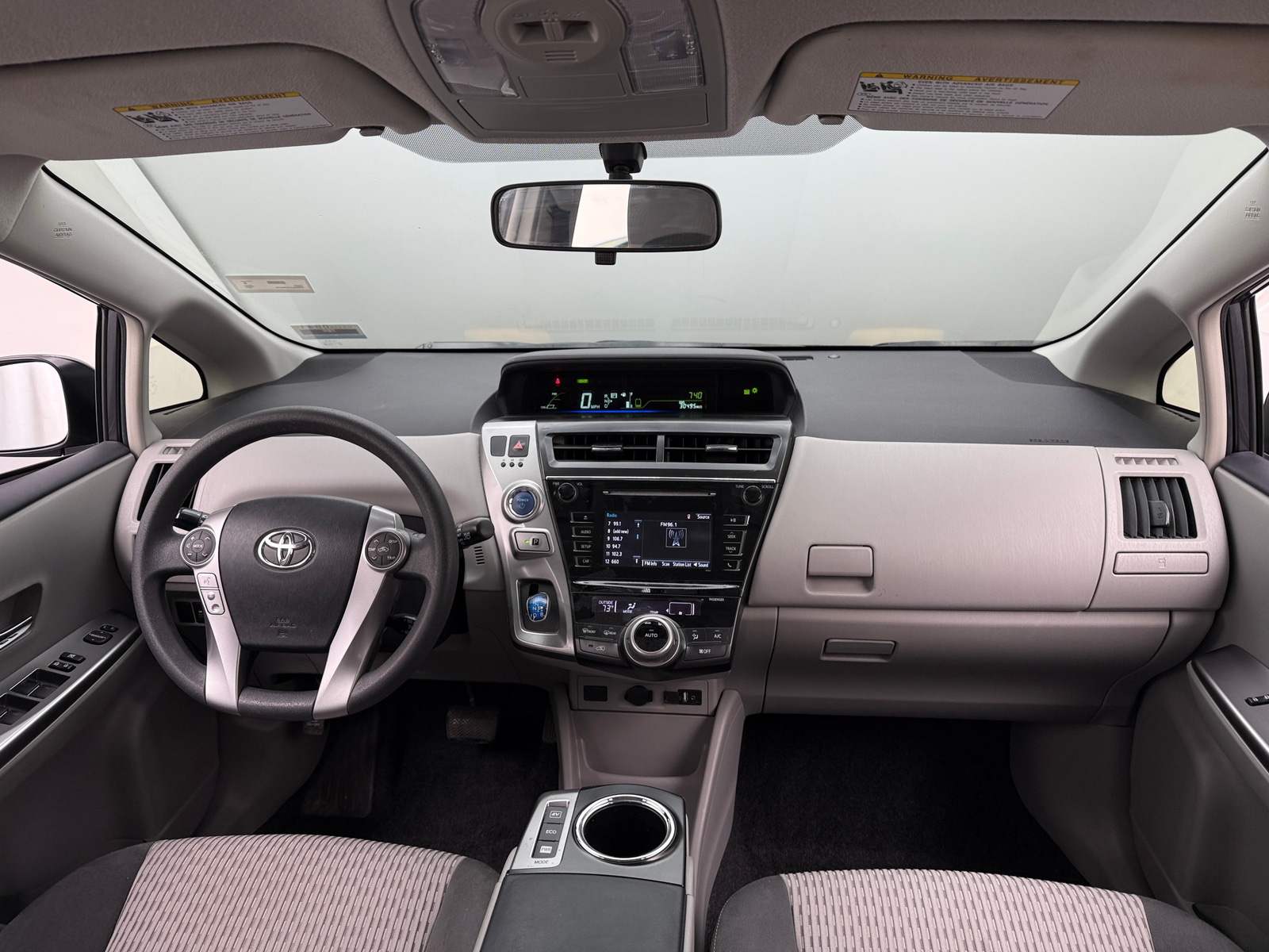 Thumbnail: 2017 Toyota Prius v - 3