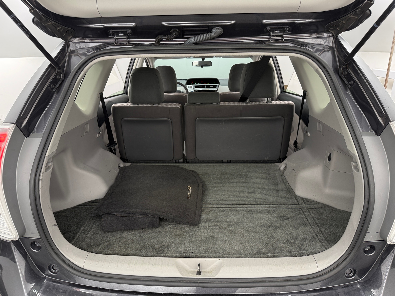Thumbnail: 2017 Toyota Prius v - 7