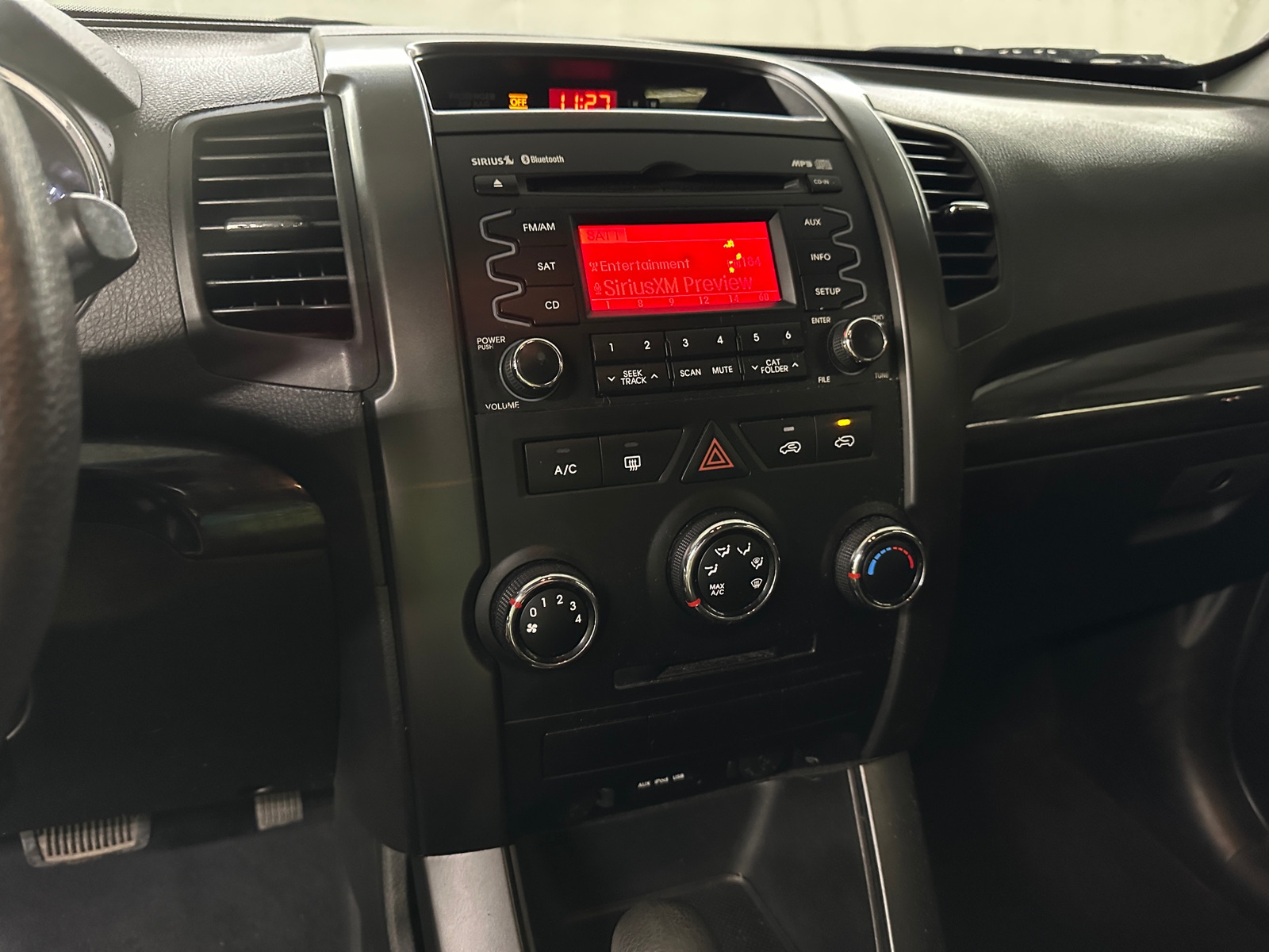 Thumbnail: 2013 Kia Sorento - 4