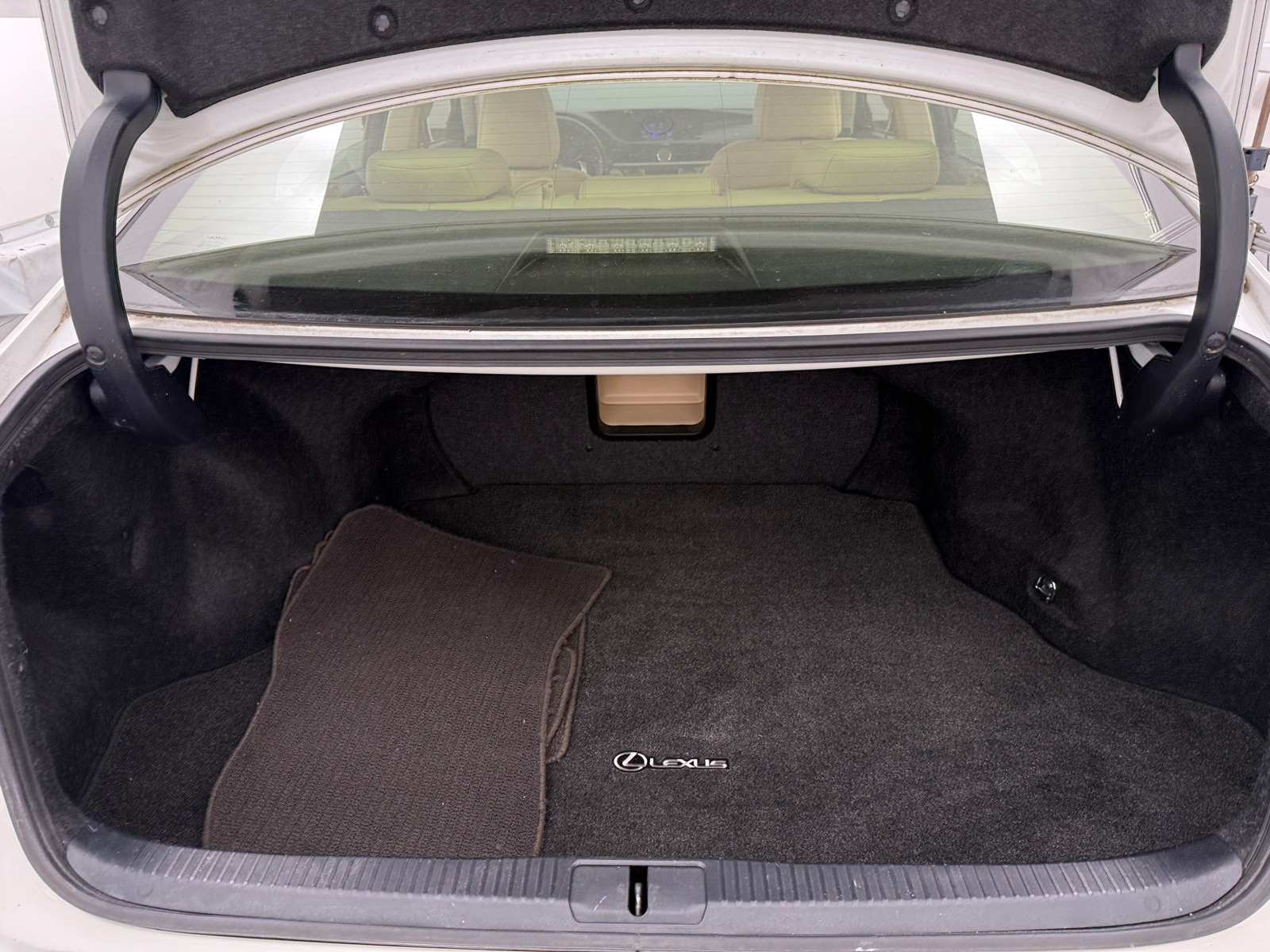Thumbnail: 2013 Lexus ES - 6