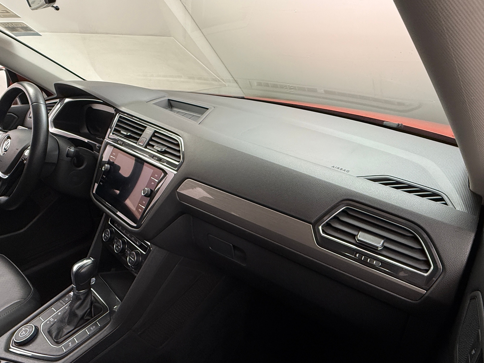 Thumbnail: 2019 Volkswagen Tiguan - 2
