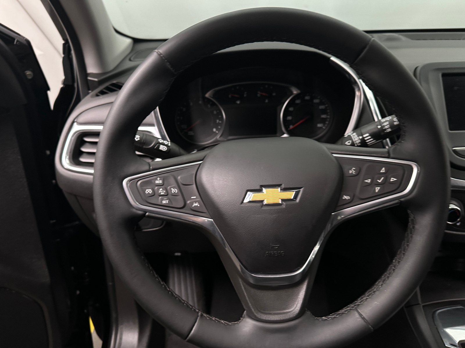 Thumbnail: 2023 Chevrolet Equinox - 5