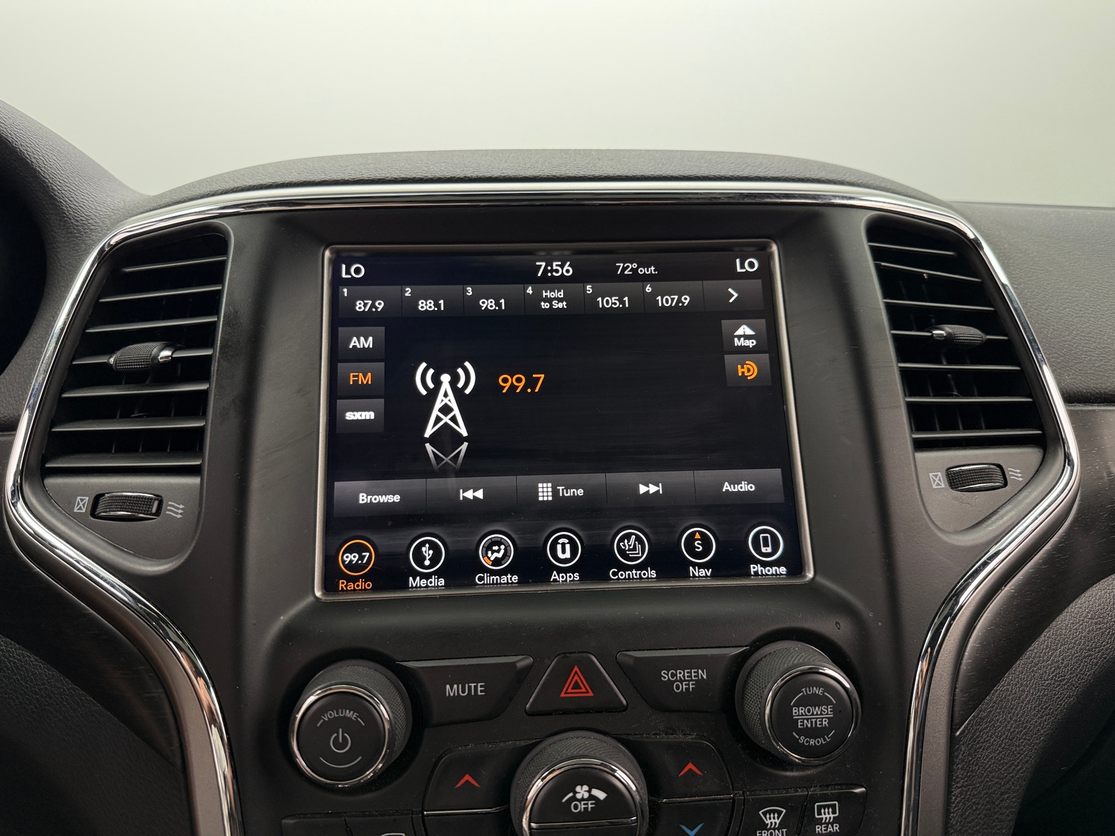 Thumbnail: 2018 Jeep Grand Cherokee - 4