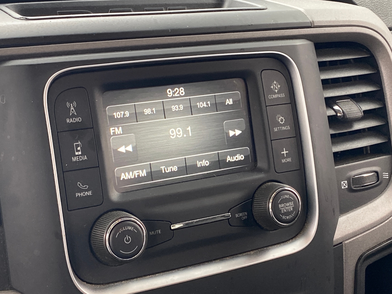 Thumbnail: 2023 RAM 1500 Classic - 3