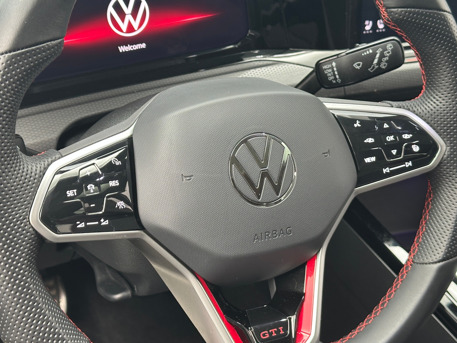 Thumbnail: 2023 Volkswagen Golf - 4