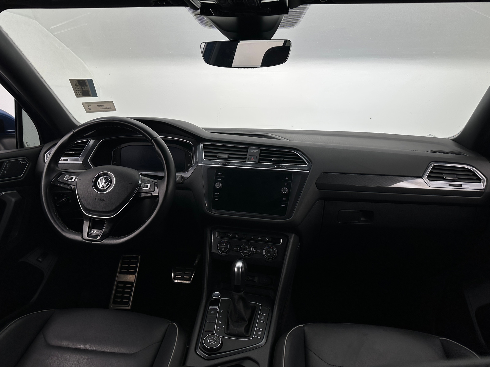 Thumbnail: 2020 Volkswagen Tiguan - 2
