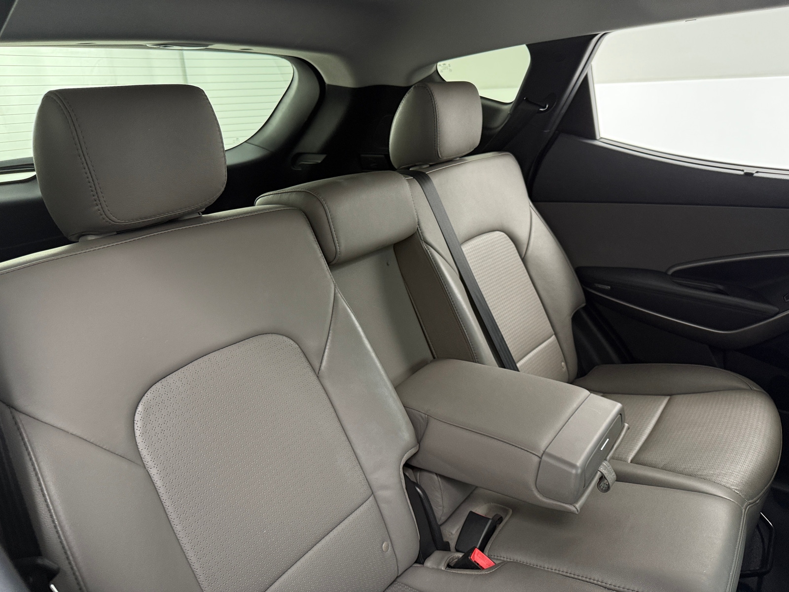 Thumbnail: 2016 Hyundai Santa Fe - 5