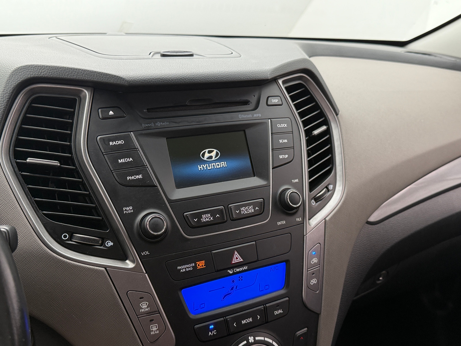 Thumbnail: 2016 Hyundai Santa Fe - 3