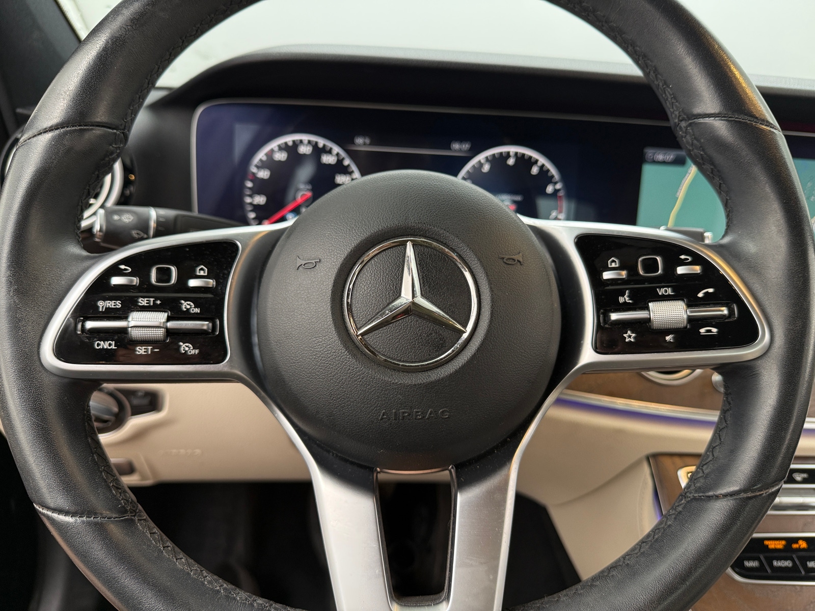 Thumbnail: 2020 Mercedes-Benz E-Class - 4