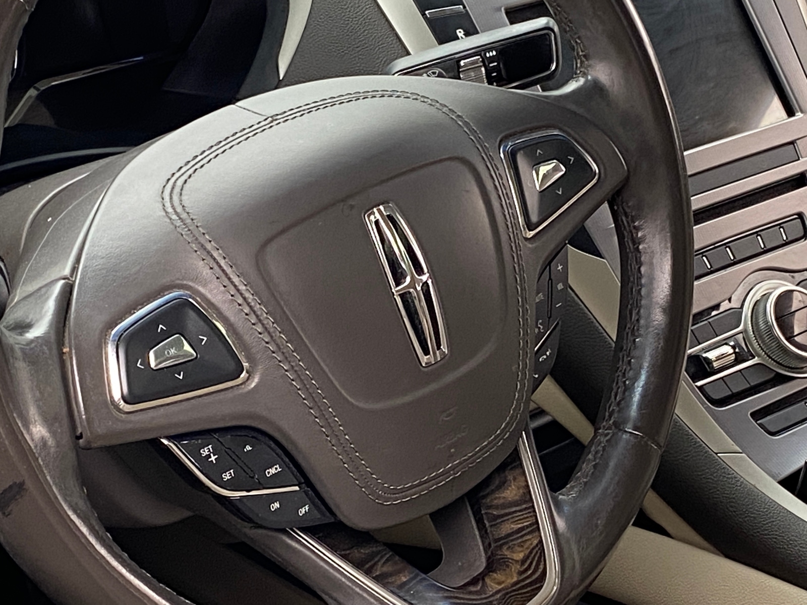 Thumbnail: 2018 Lincoln MKZ - 4