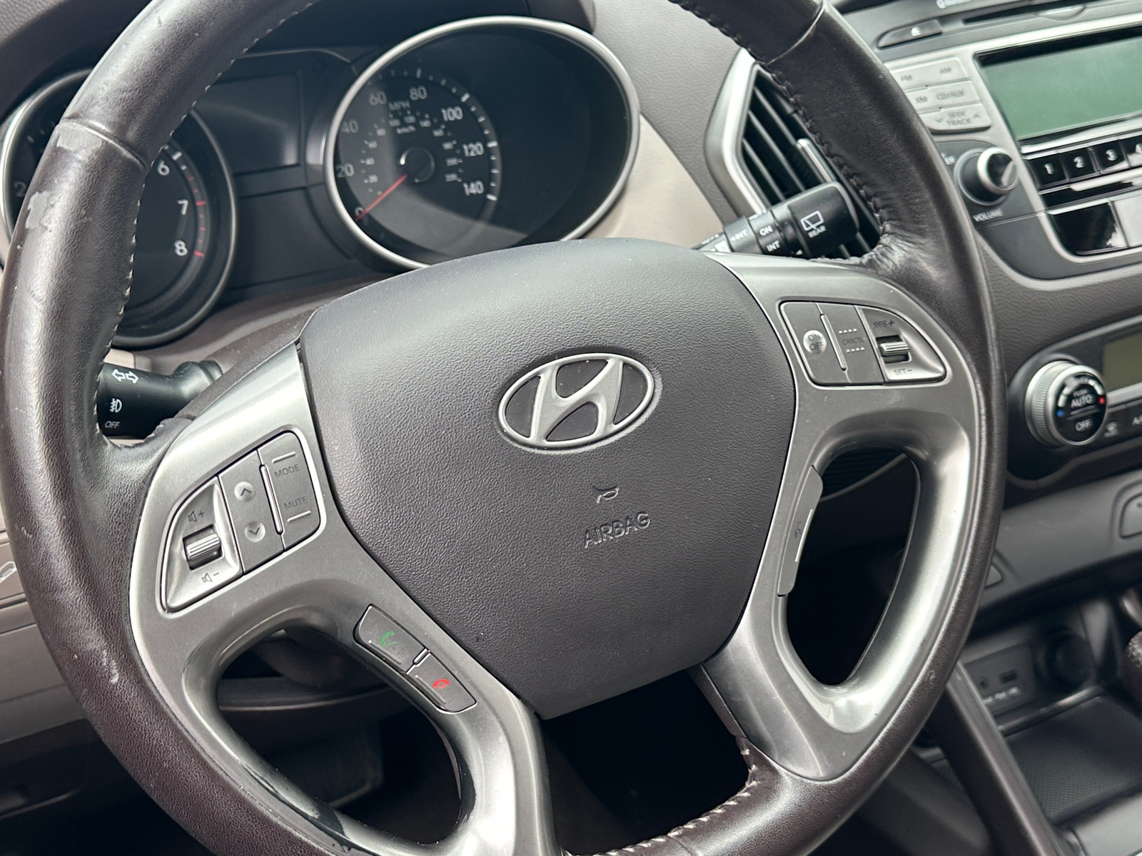 Thumbnail: 2011 Hyundai Tucson - 4