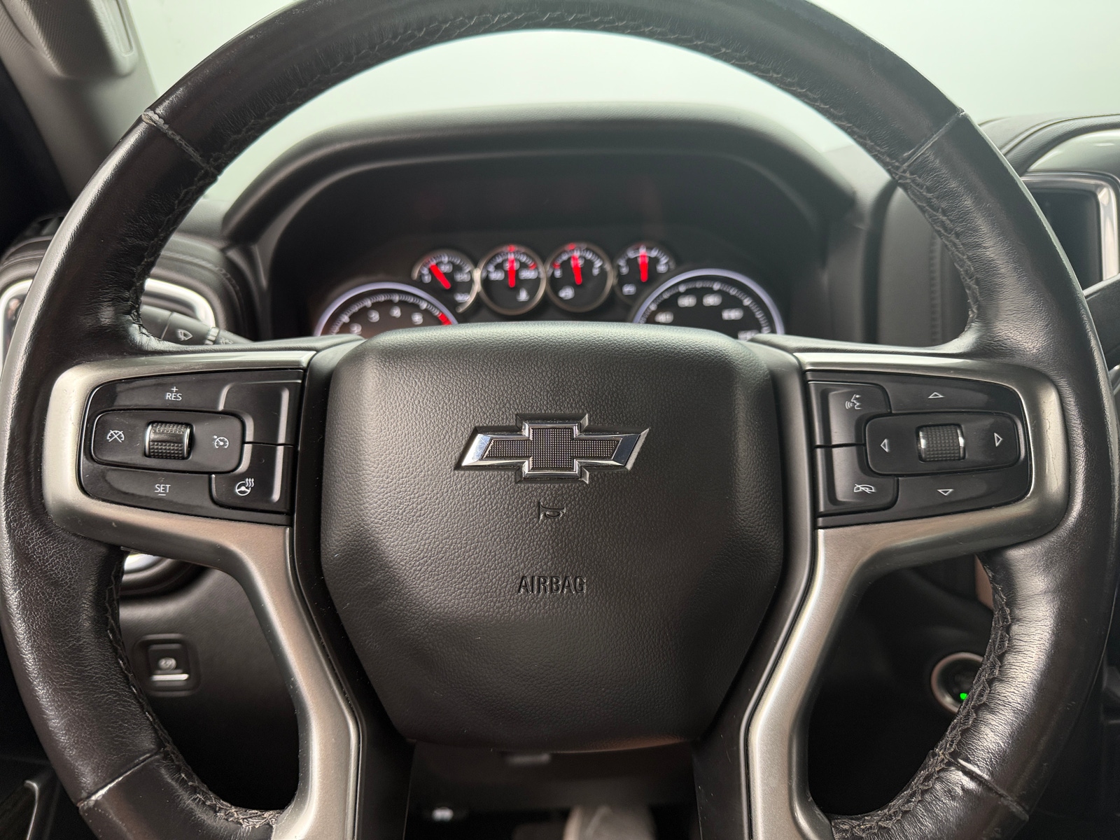 Thumbnail: 2020 Chevrolet Silverado 1500 - 5