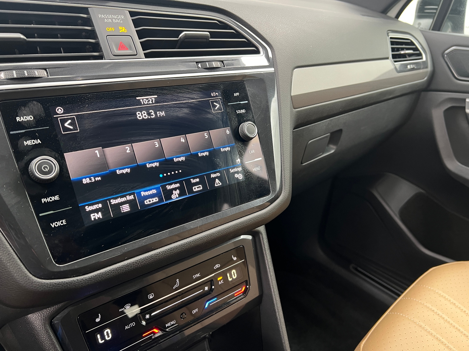 Thumbnail: 2024 Volkswagen Tiguan - 3