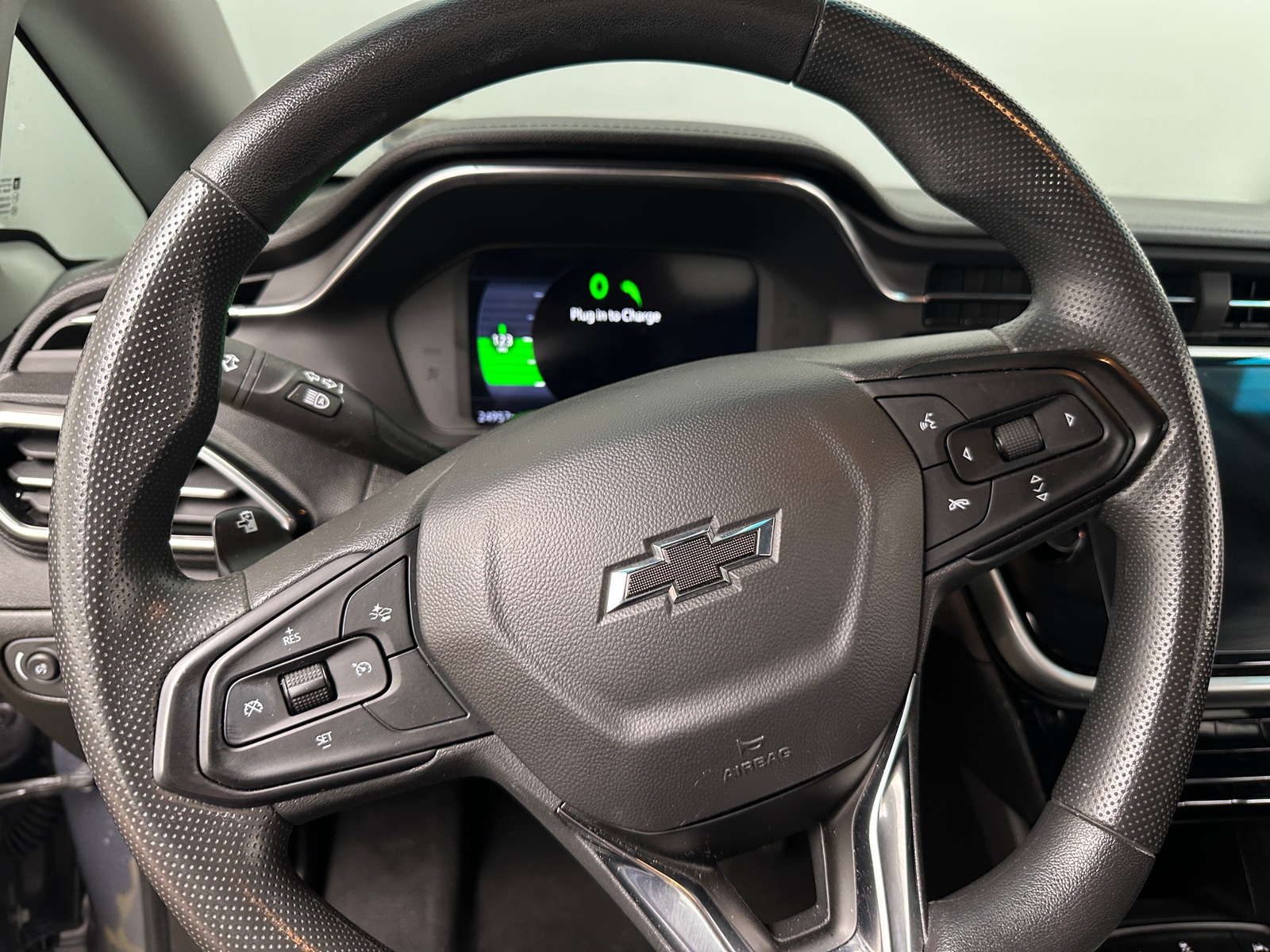 Thumbnail: 2023 Chevrolet Bolt EV - 5