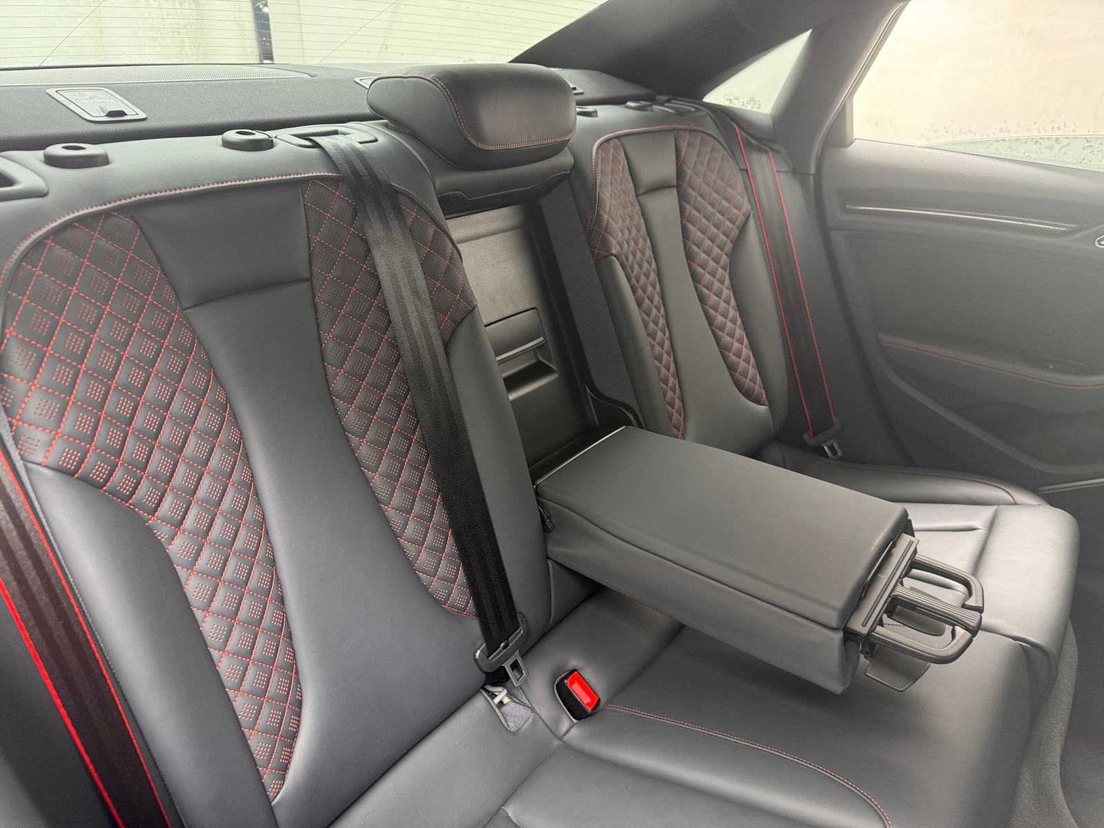 Thumbnail: 2020 Audi RS 3 - 6