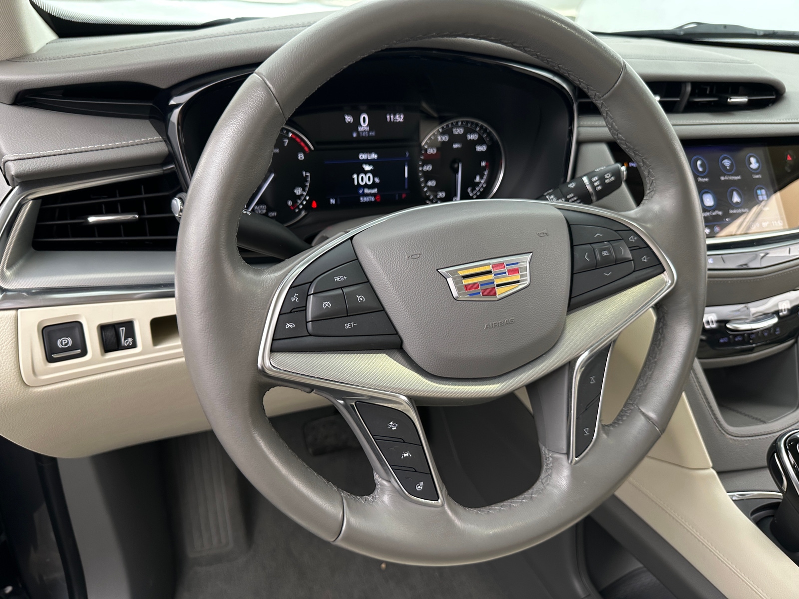Thumbnail: 2022 Cadillac XT5 - 4
