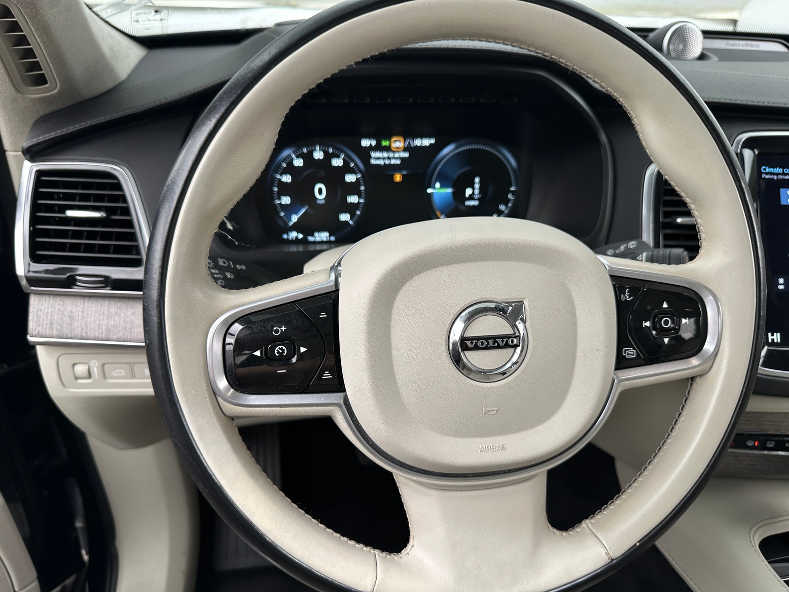 Thumbnail: 2022 Volvo XC90 - 4