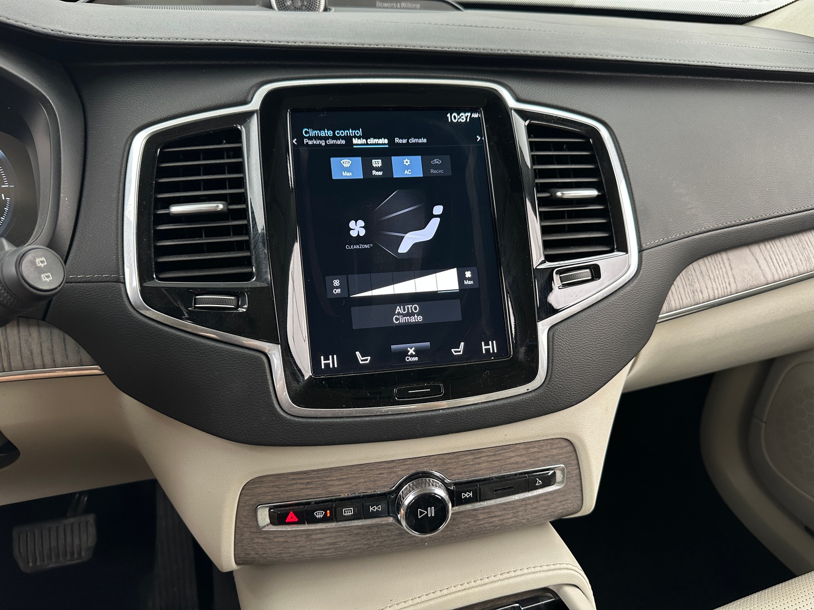 Thumbnail: 2022 Volvo XC90 - 3