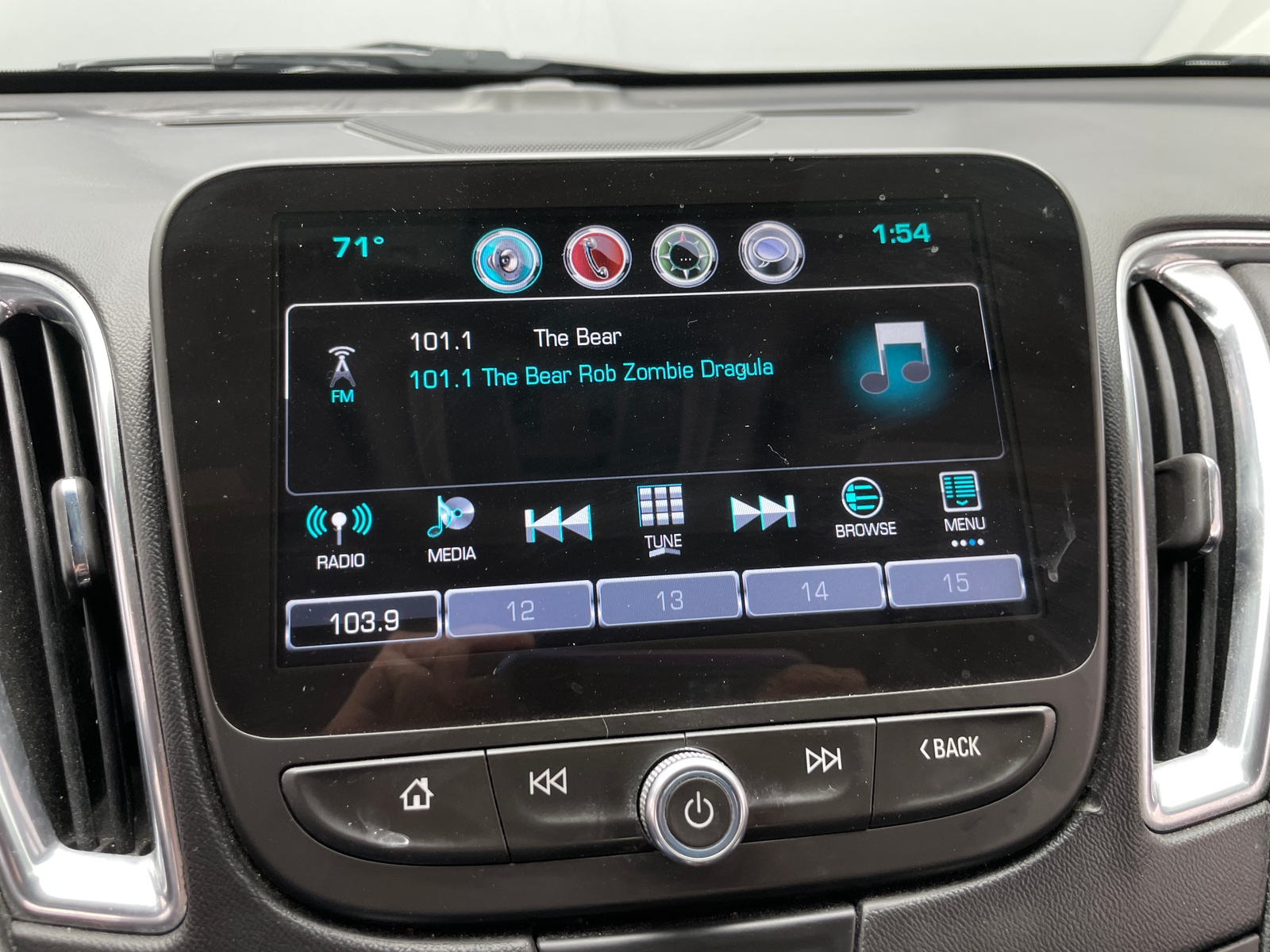 Thumbnail: 2016 Chevrolet Malibu - 4
