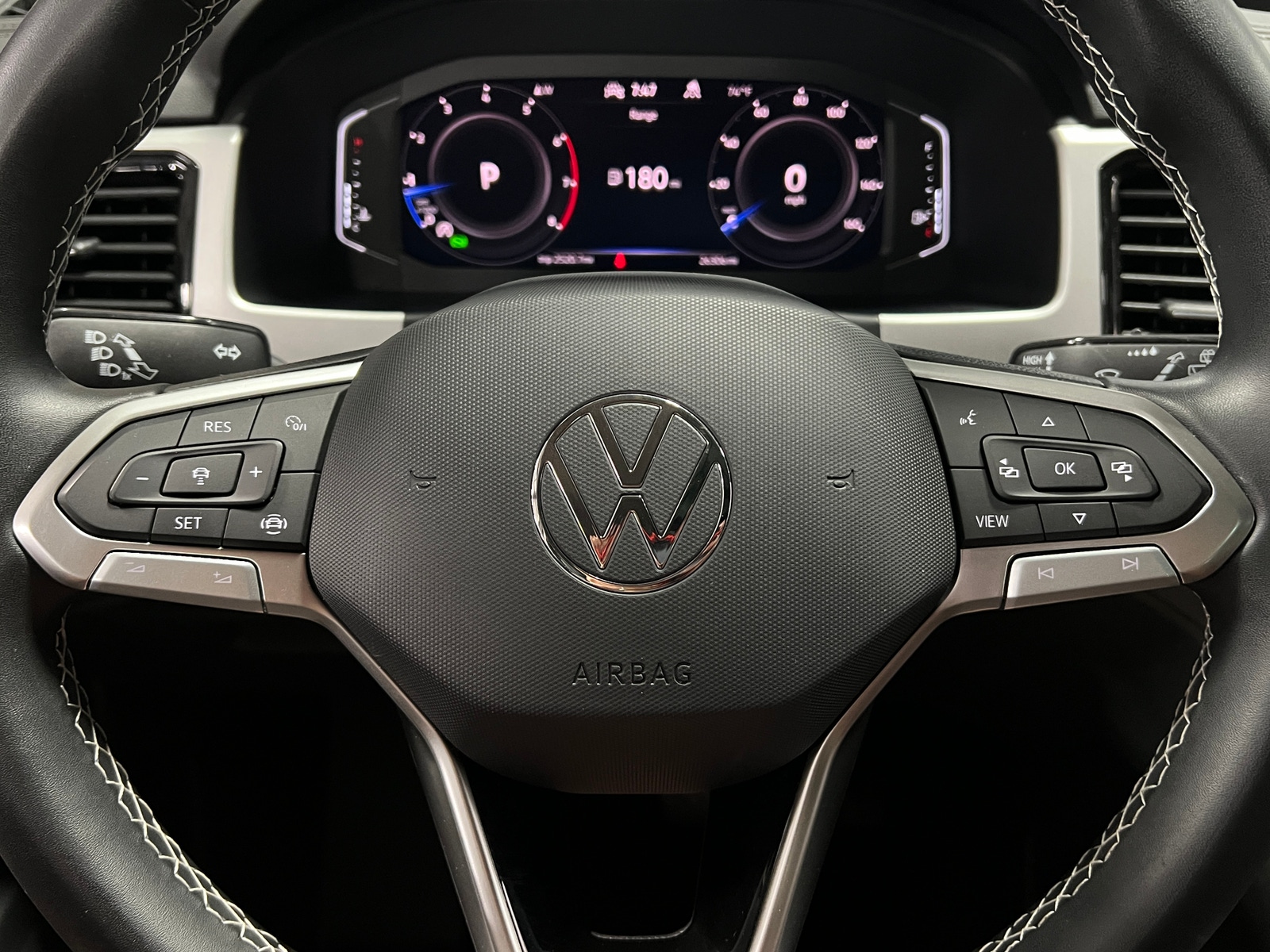 Thumbnail: 2022 Volkswagen Atlas - 4
