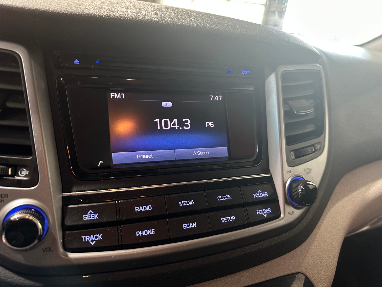 Thumbnail: 2018 Hyundai Tucson - 4