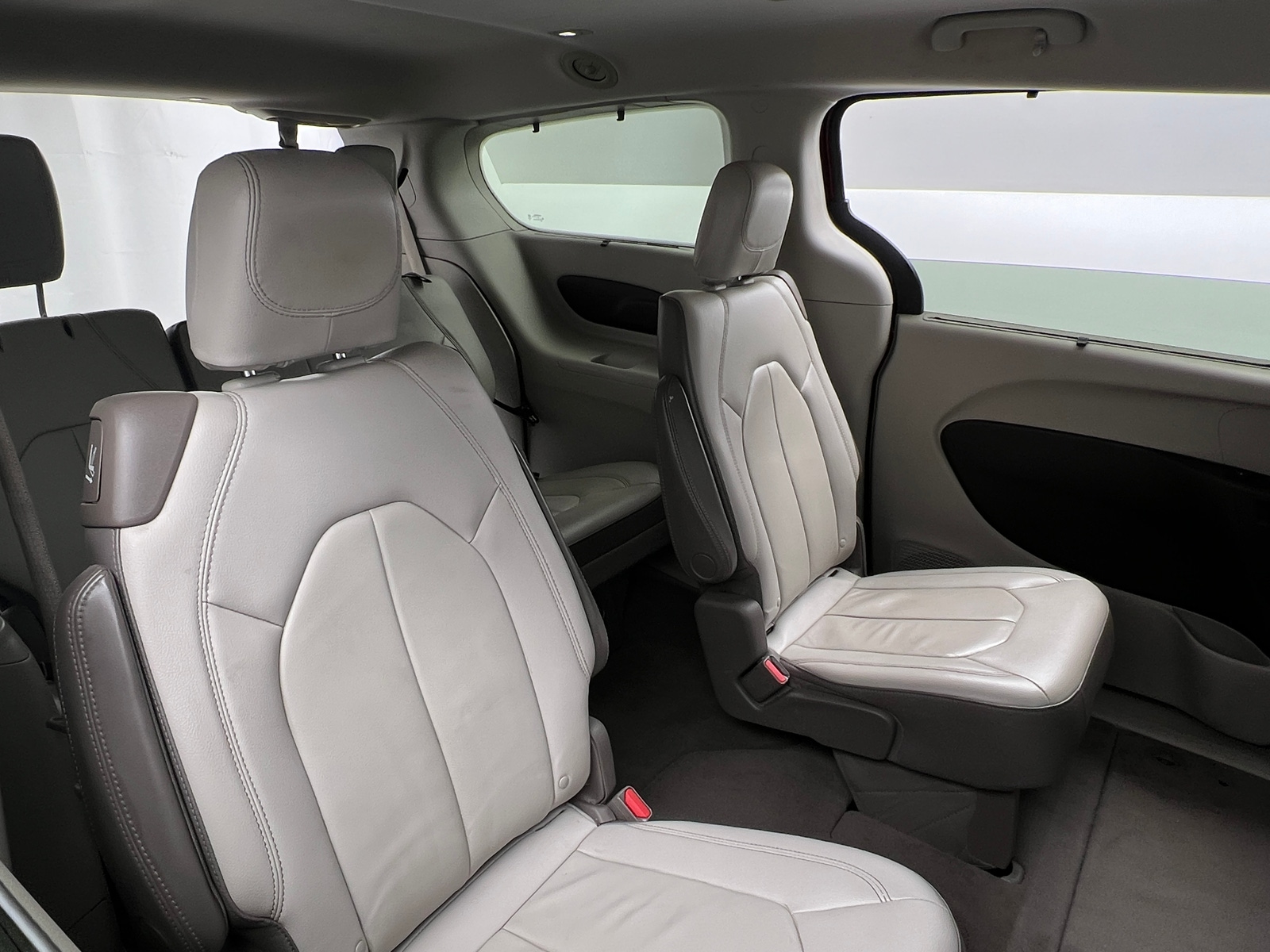 Thumbnail: 2017 Chrysler Pacifica - 5