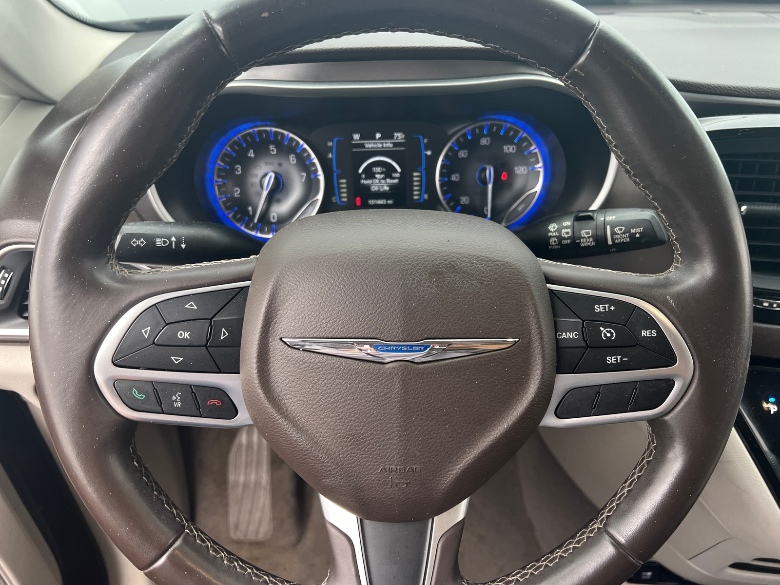 Thumbnail: 2017 Chrysler Pacifica - 4