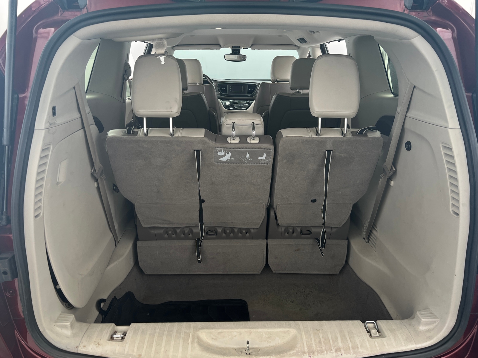 Thumbnail: 2017 Chrysler Pacifica - 6