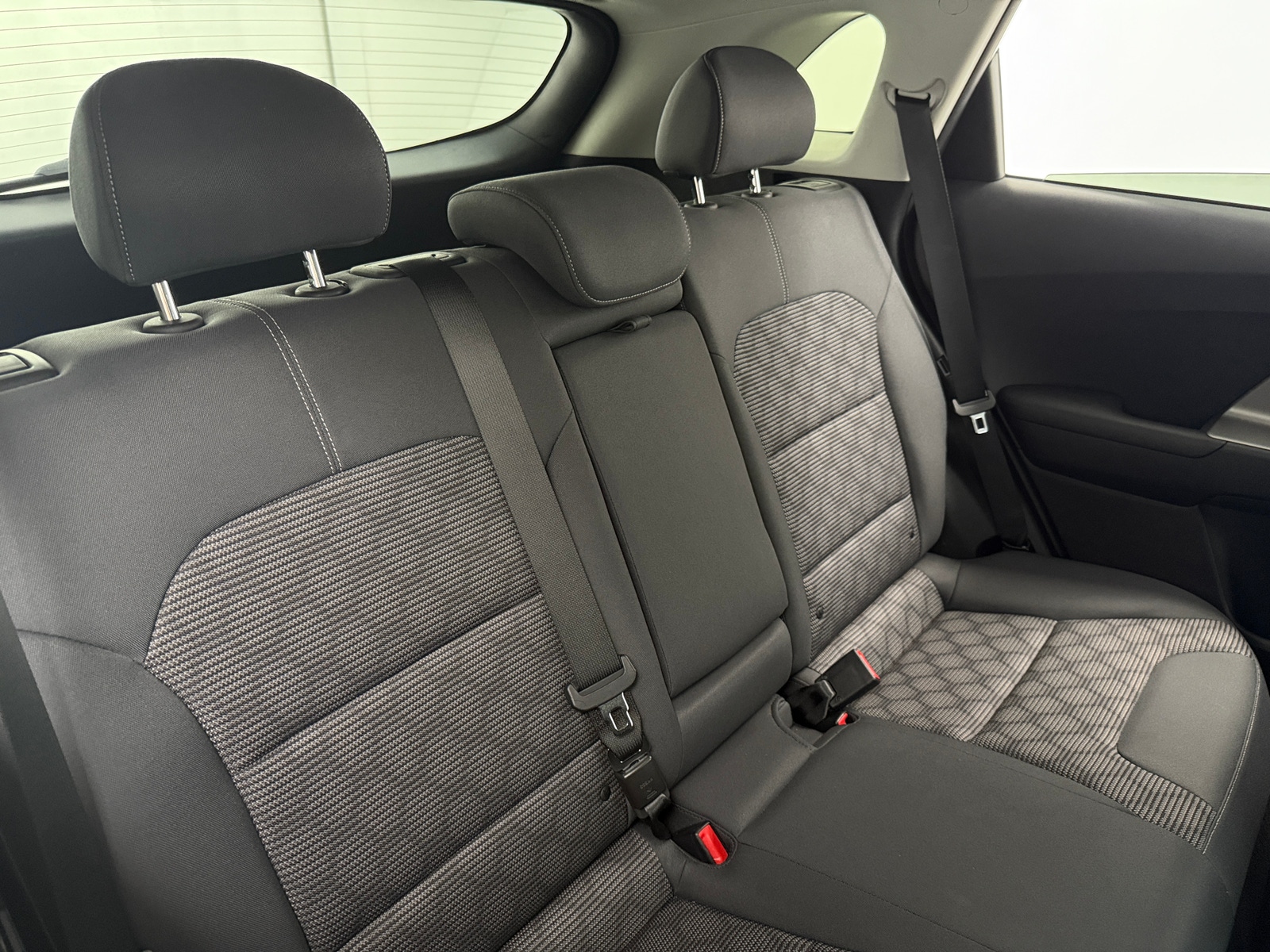 Thumbnail: 2018 Kia Niro - 6