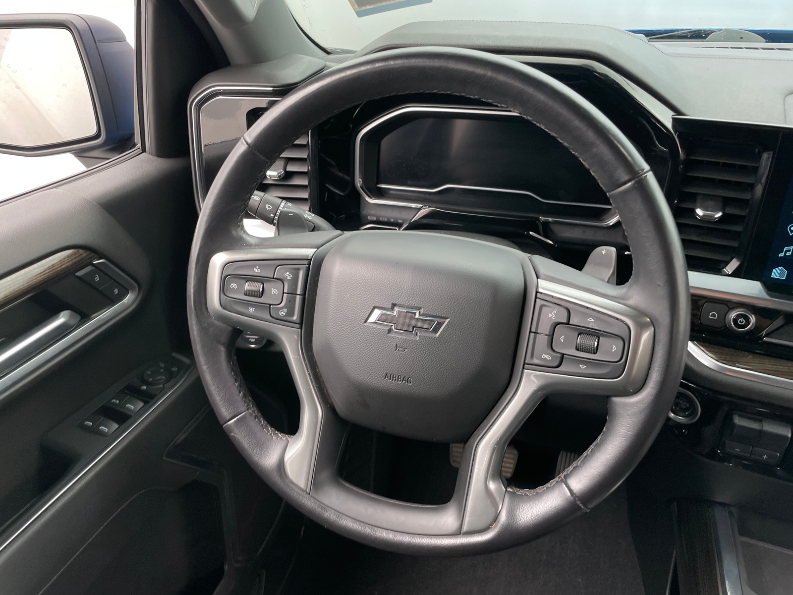 Thumbnail: 2022 Chevrolet Silverado 1500 - 5