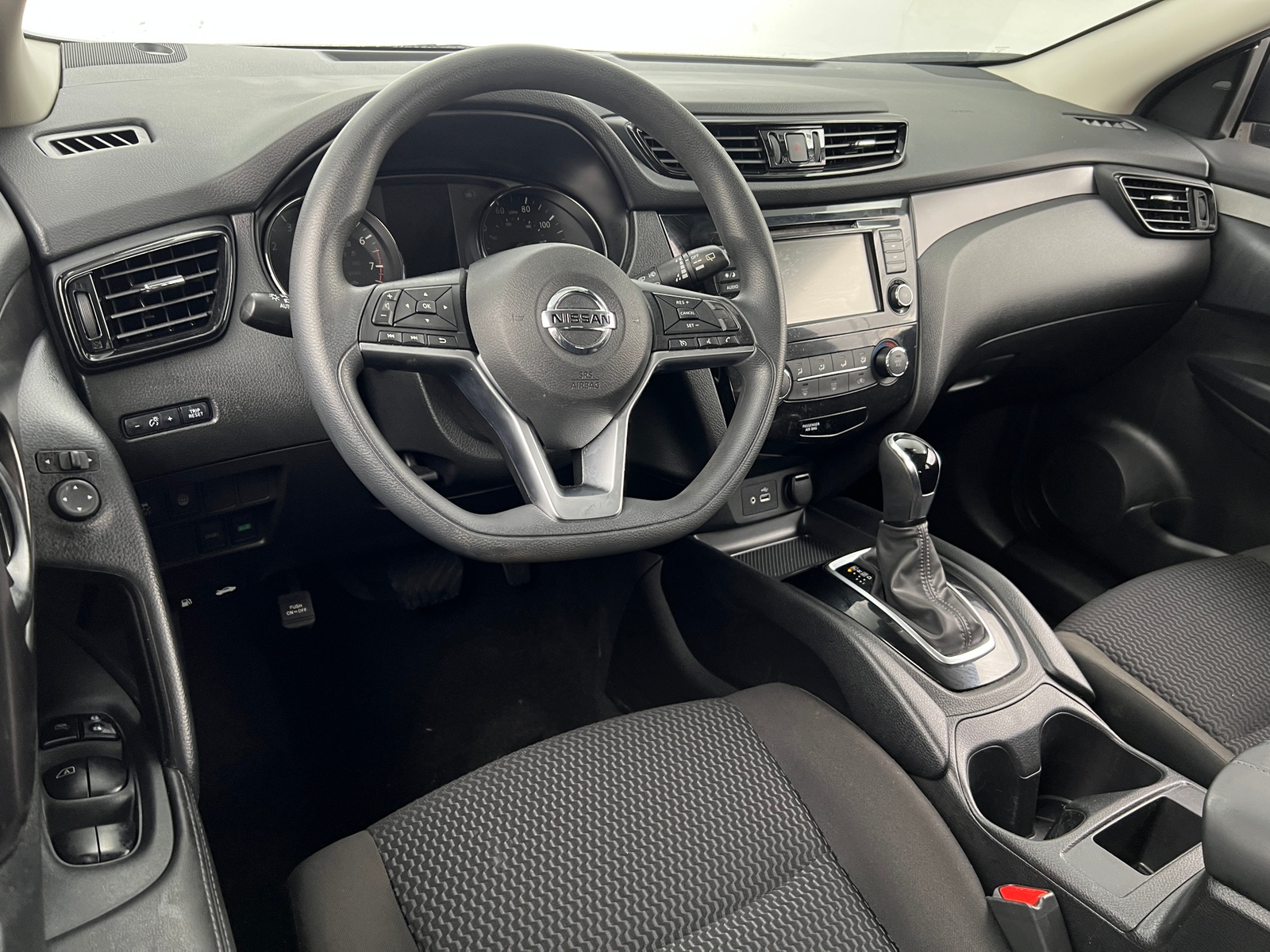 Thumbnail: 2022 Nissan Rogue Sport - 3