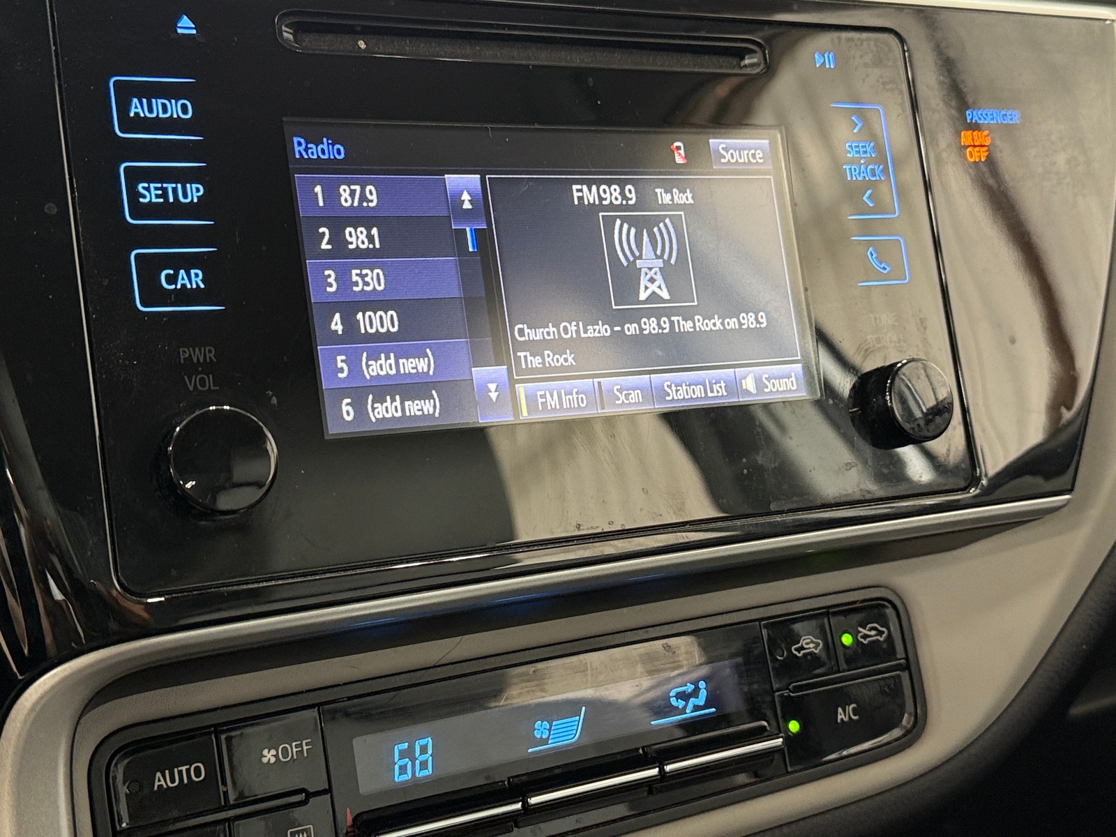 Thumbnail: 2018 Toyota Corolla - 4