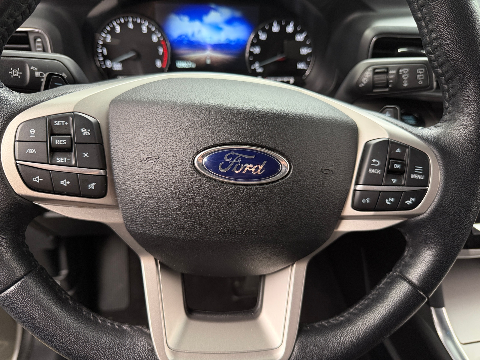 Thumbnail: 2021 Ford Explorer - 5