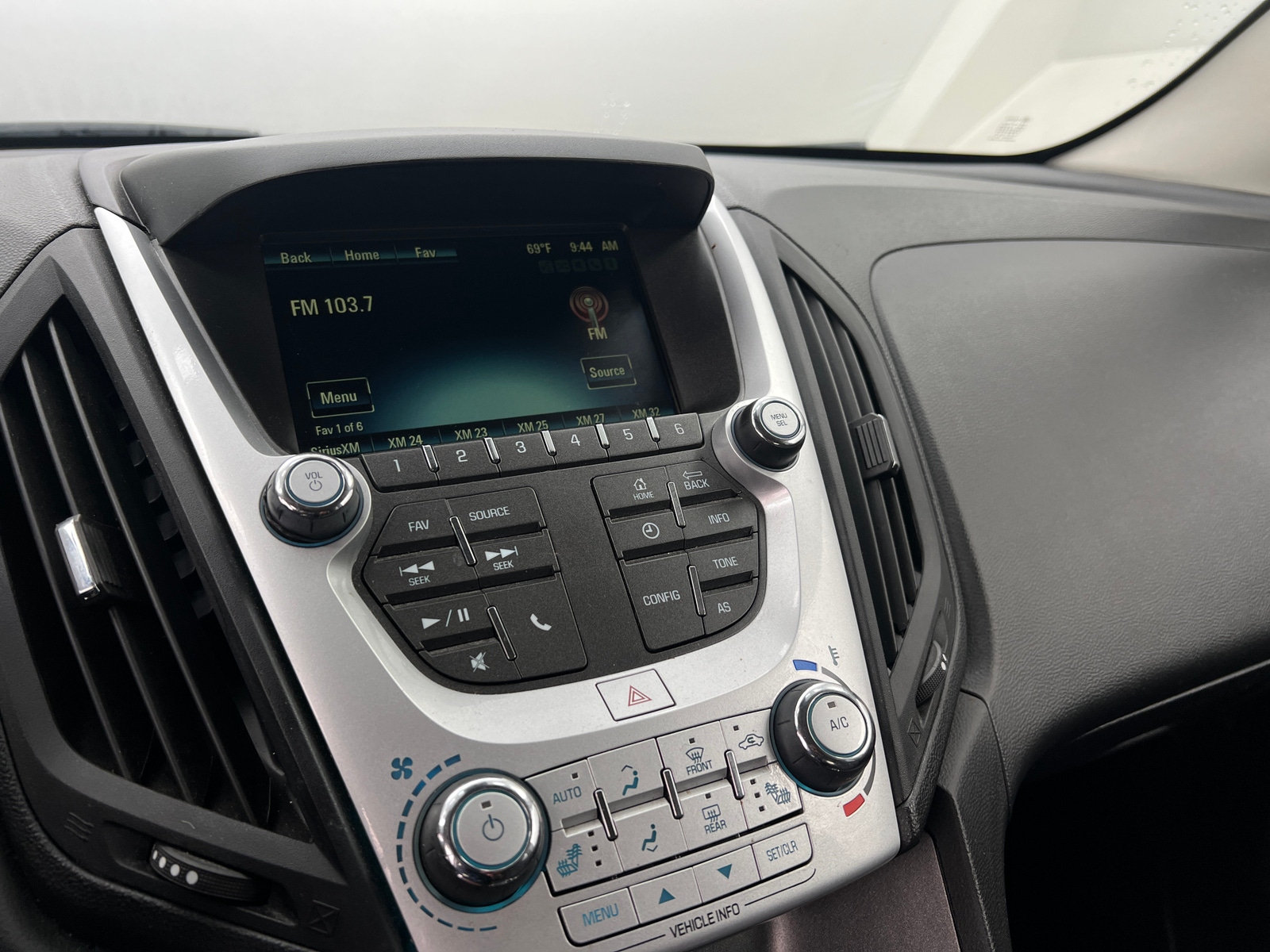Thumbnail: 2016 Chevrolet Equinox - 4