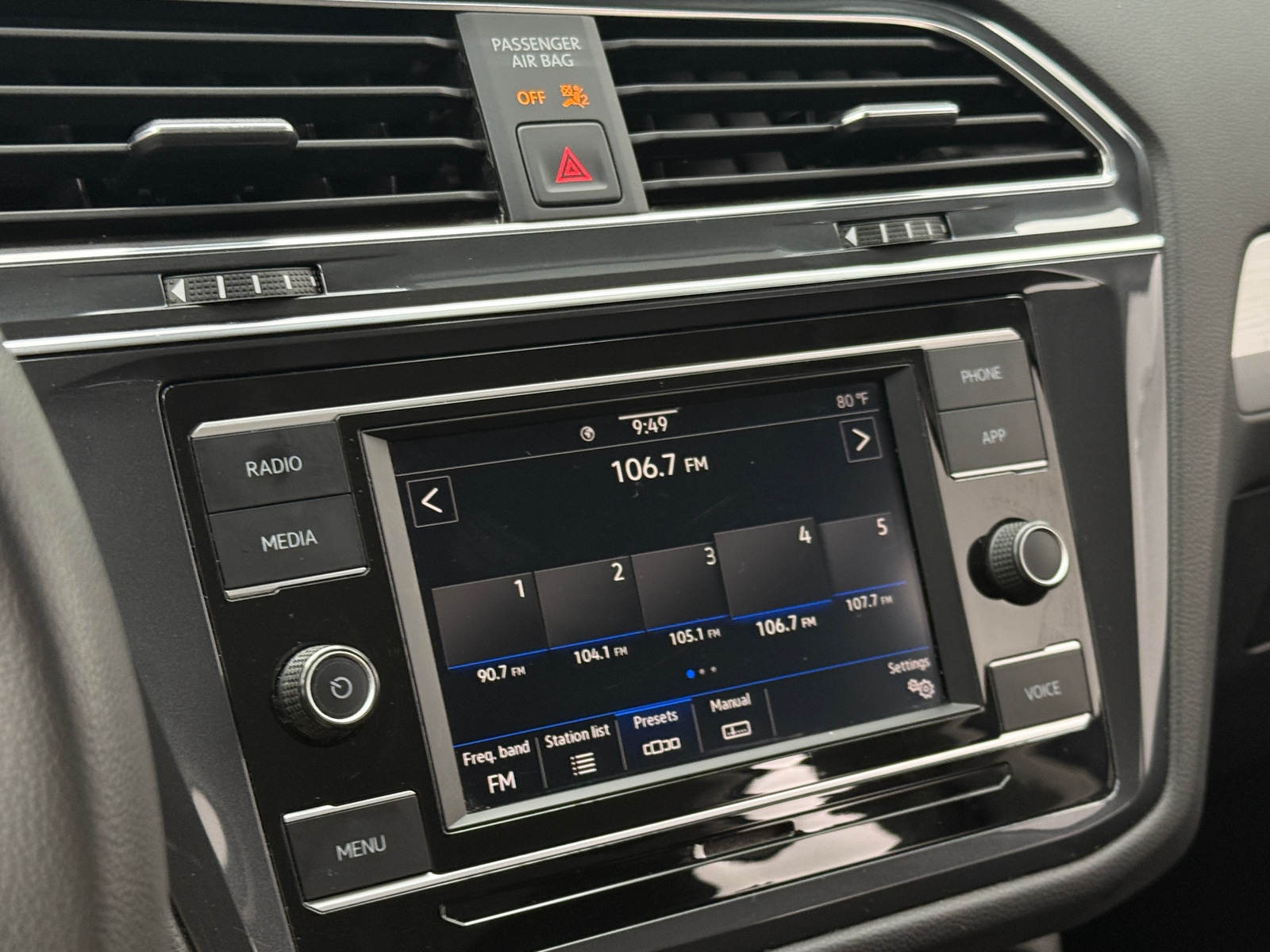Thumbnail: 2021 Volkswagen Tiguan - 4